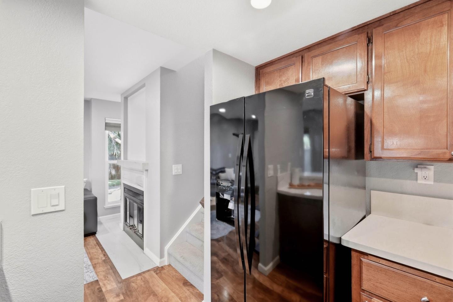 844 La Barbera DR