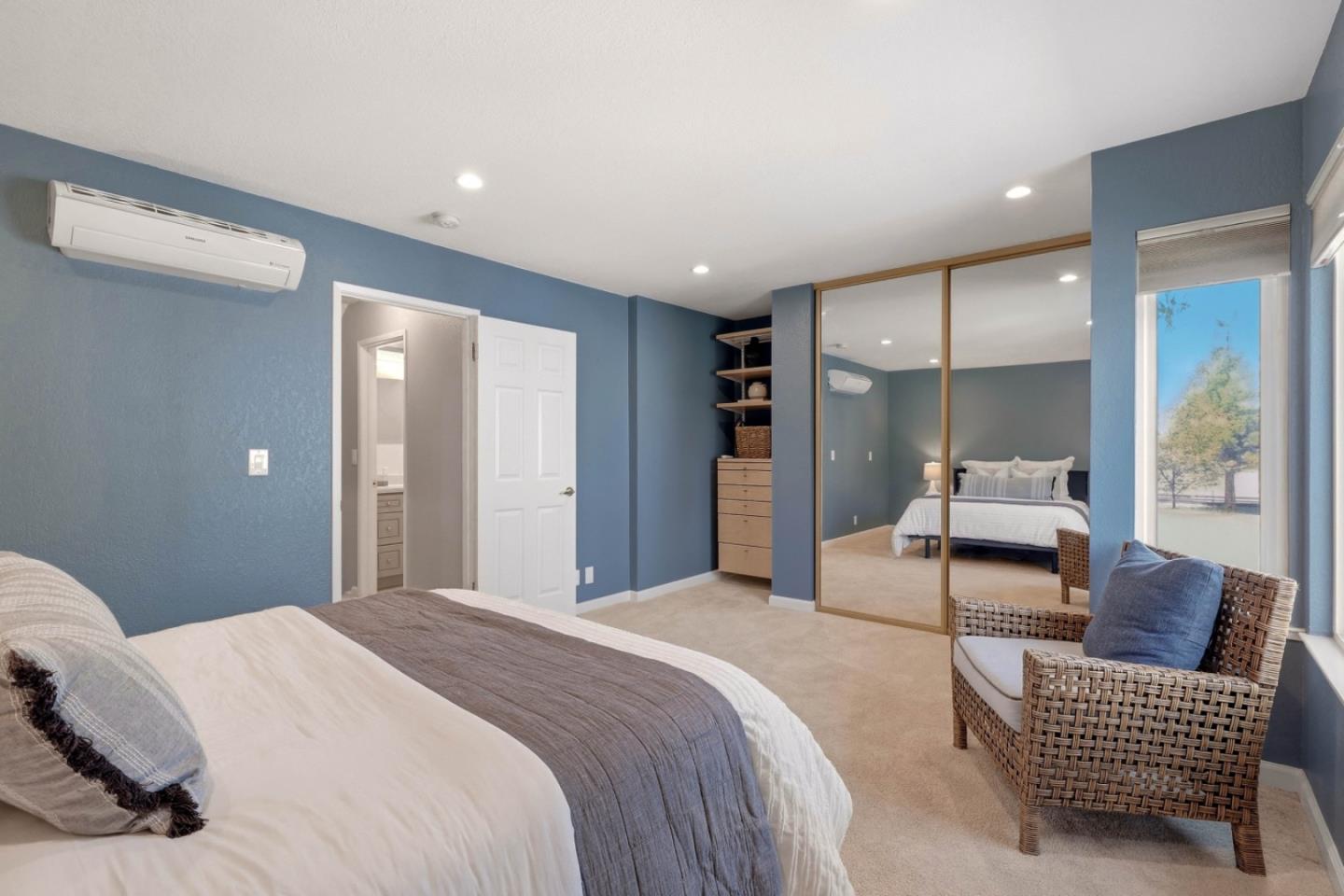 844 La Barbera DR
