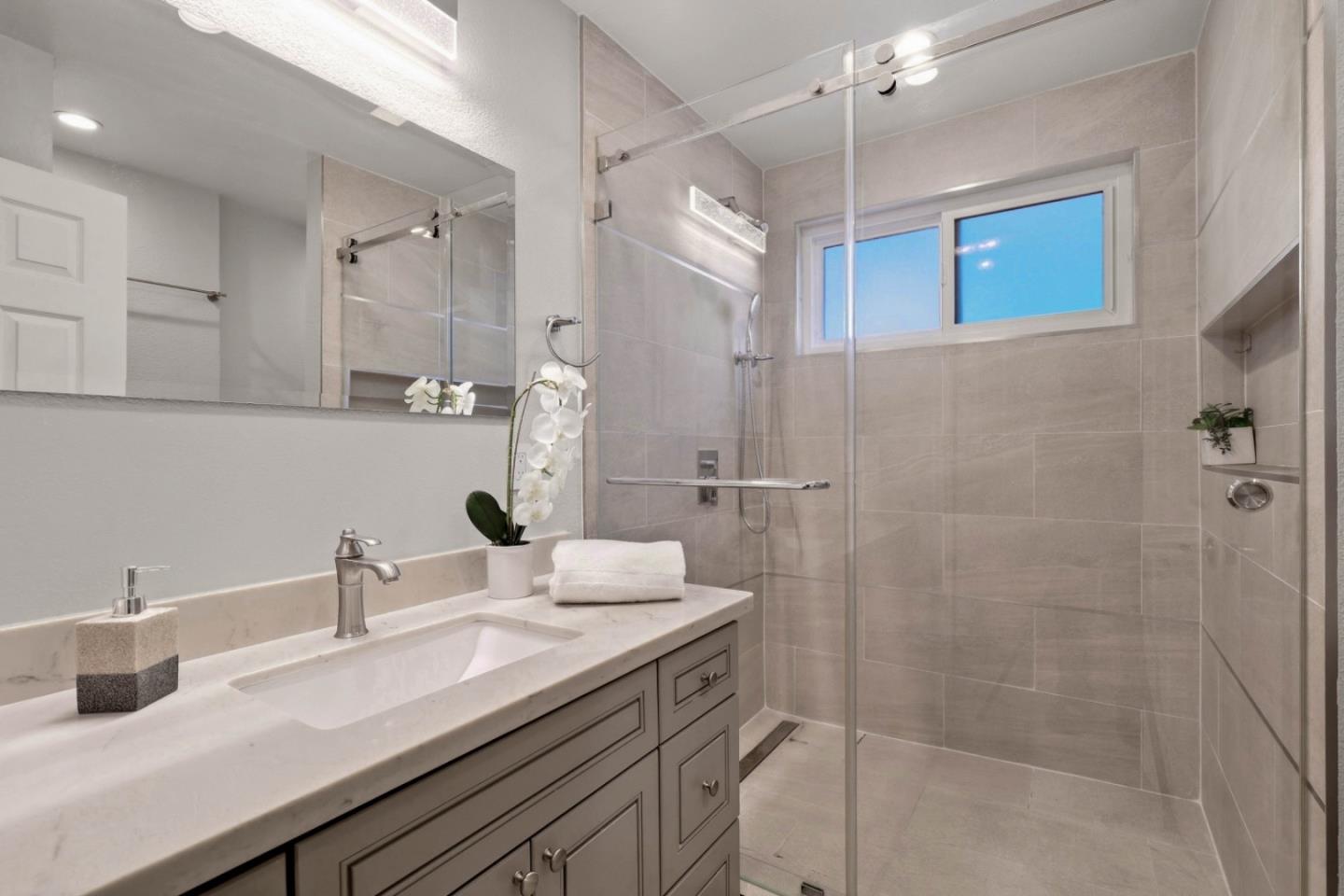 844 La Barbera DR