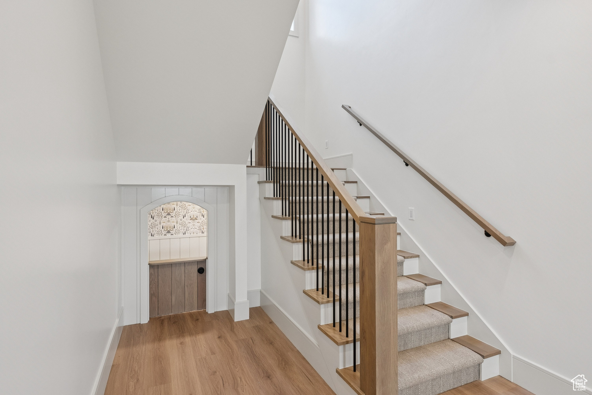 1675 N CAMBRIDGE DR