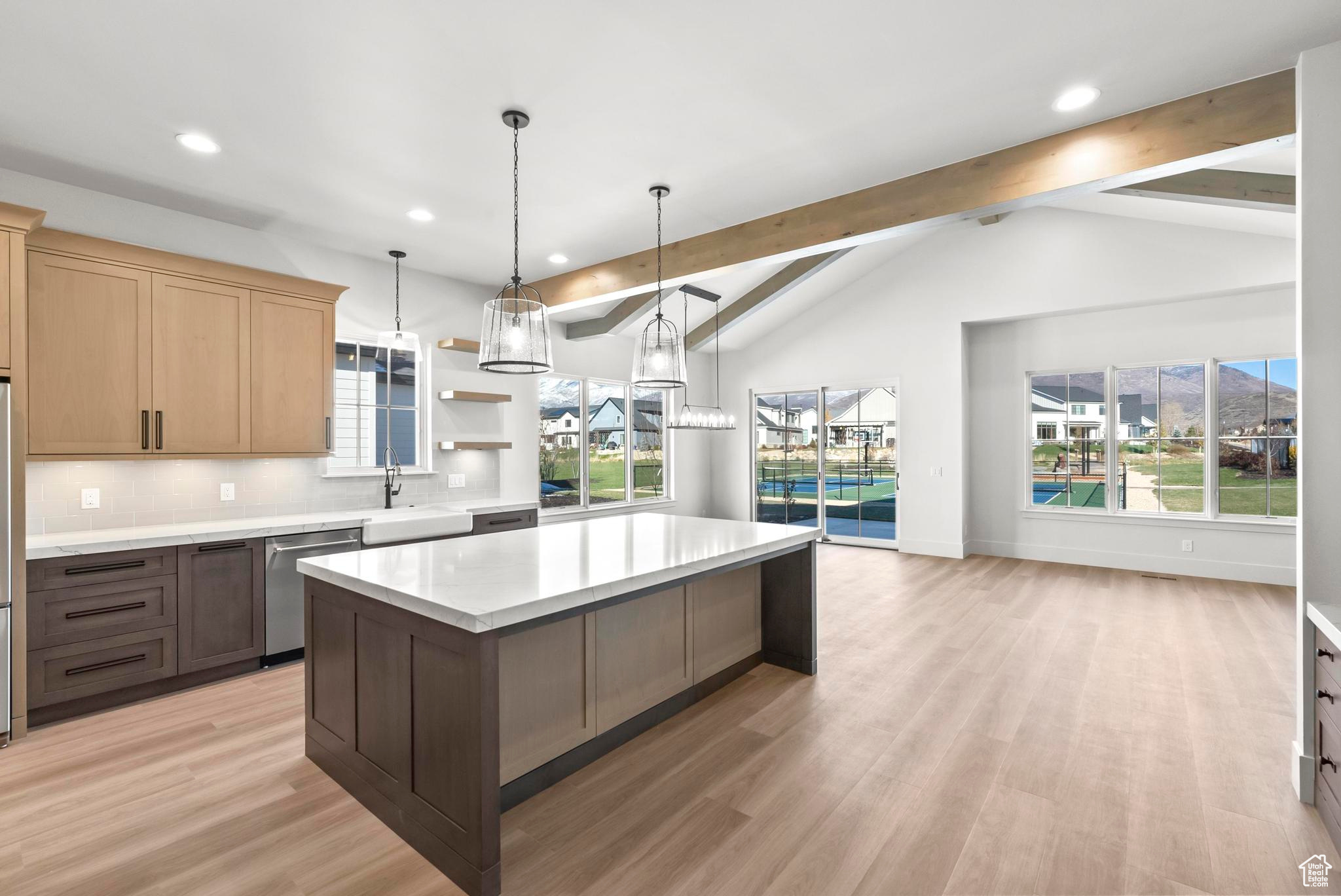 221 E ROCKWELL WAY