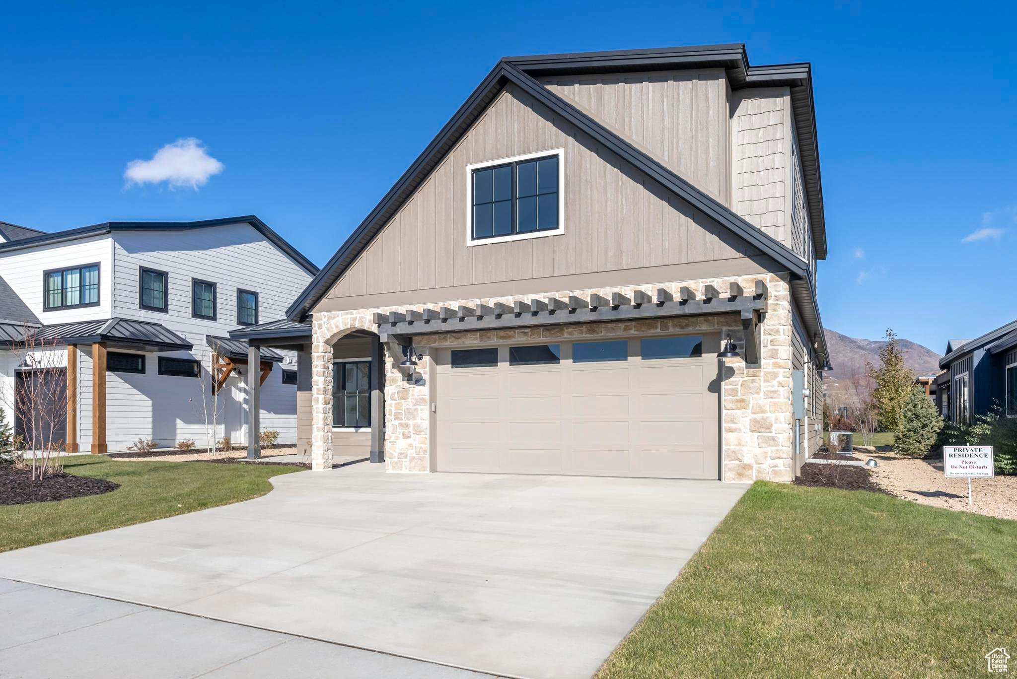 221 E ROCKWELL WAY