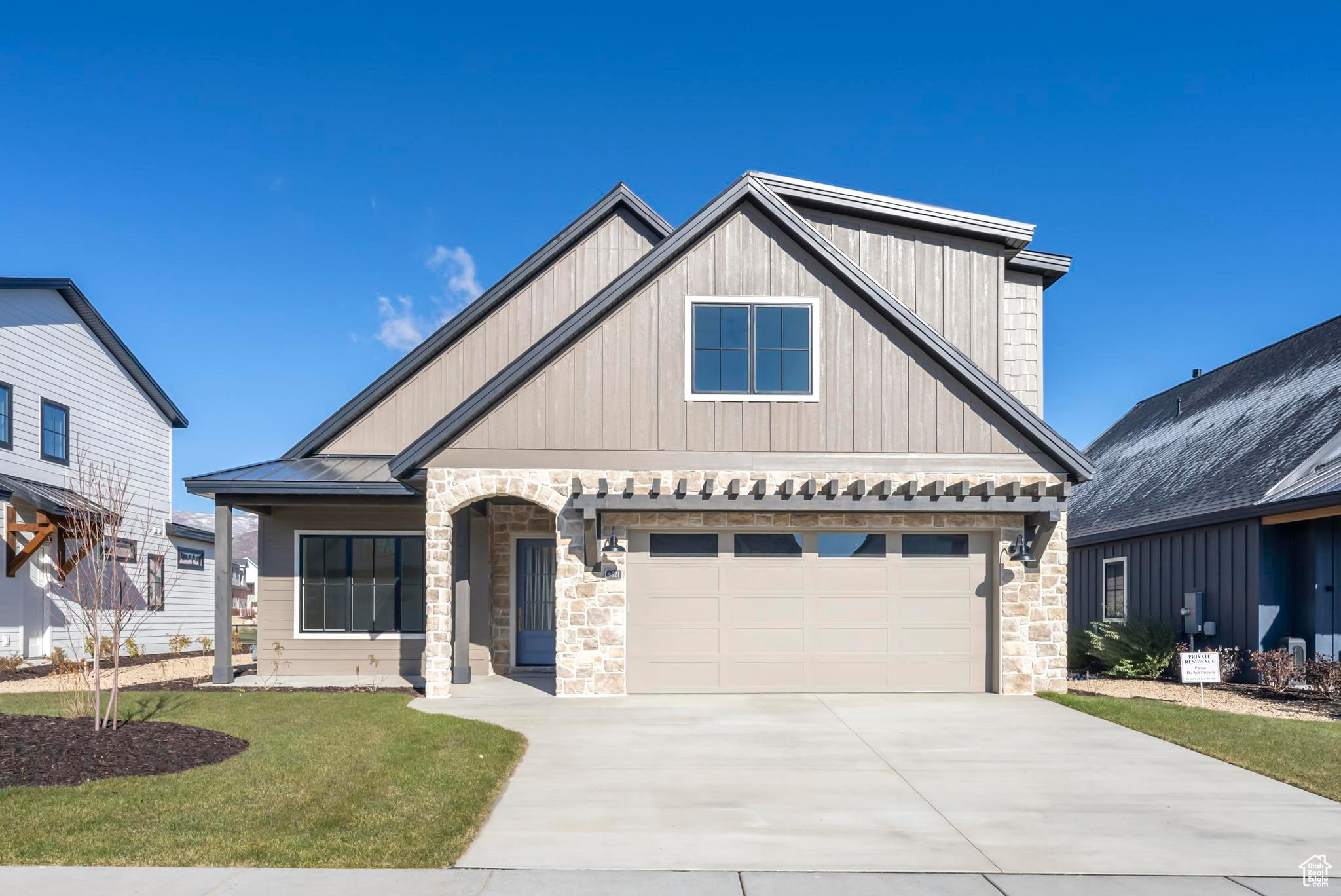 221 E ROCKWELL WAY