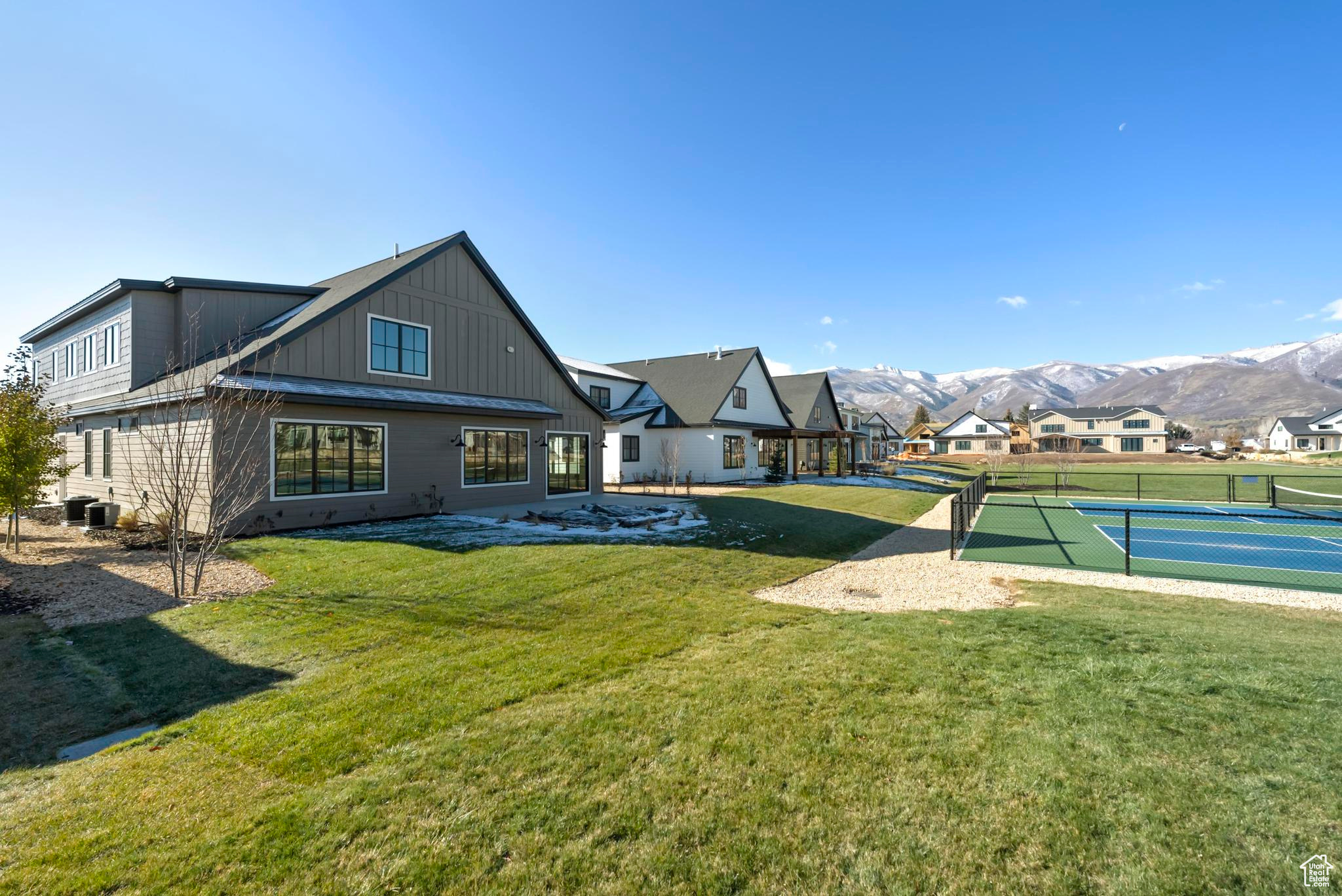 221 E ROCKWELL WAY