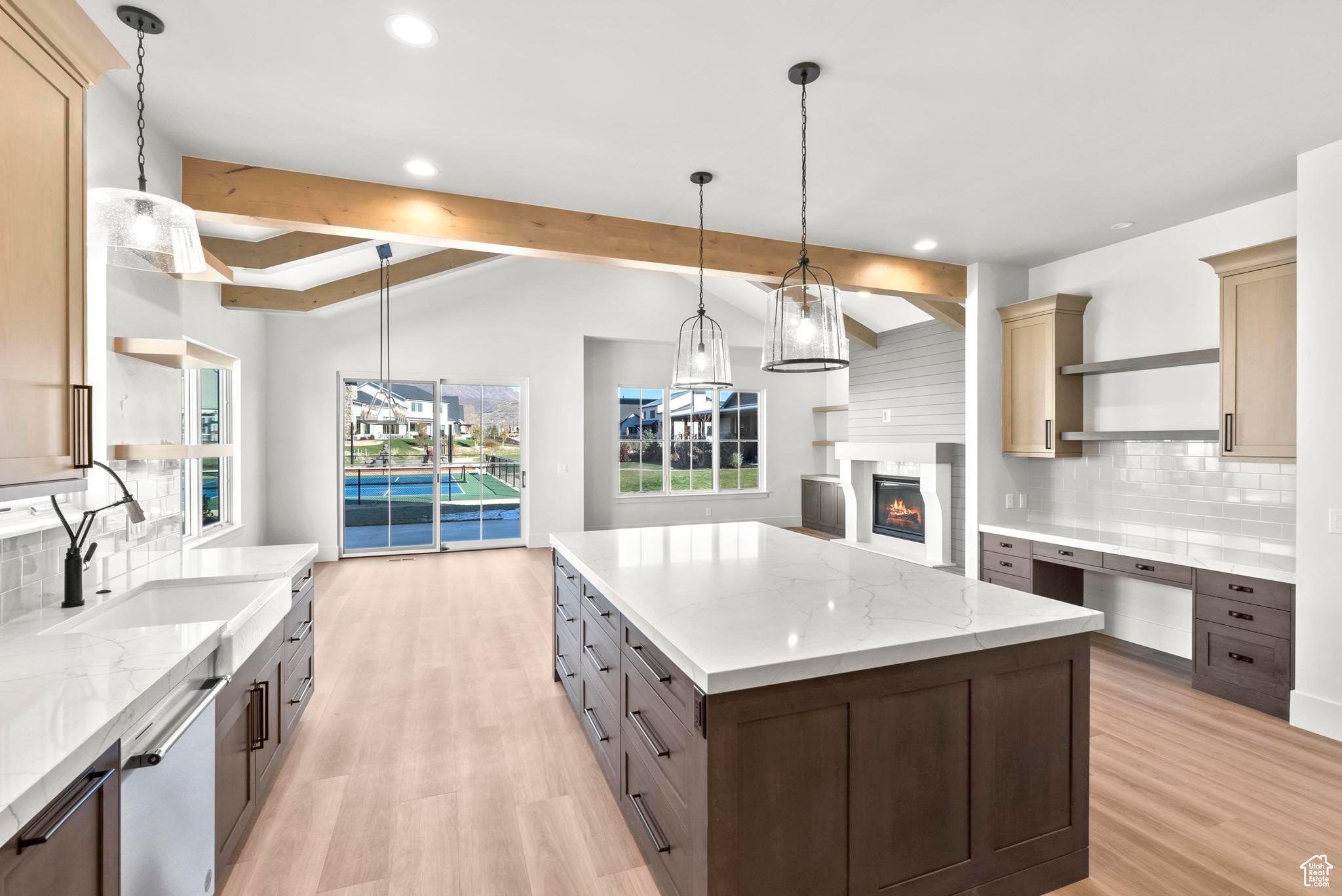 221 E ROCKWELL WAY