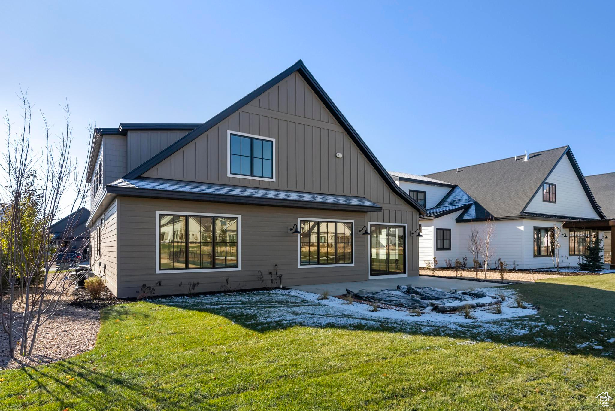 221 E ROCKWELL WAY