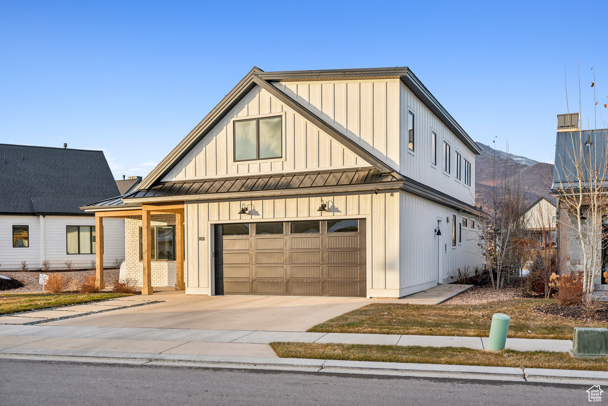 179 E ROCKWELL WAY