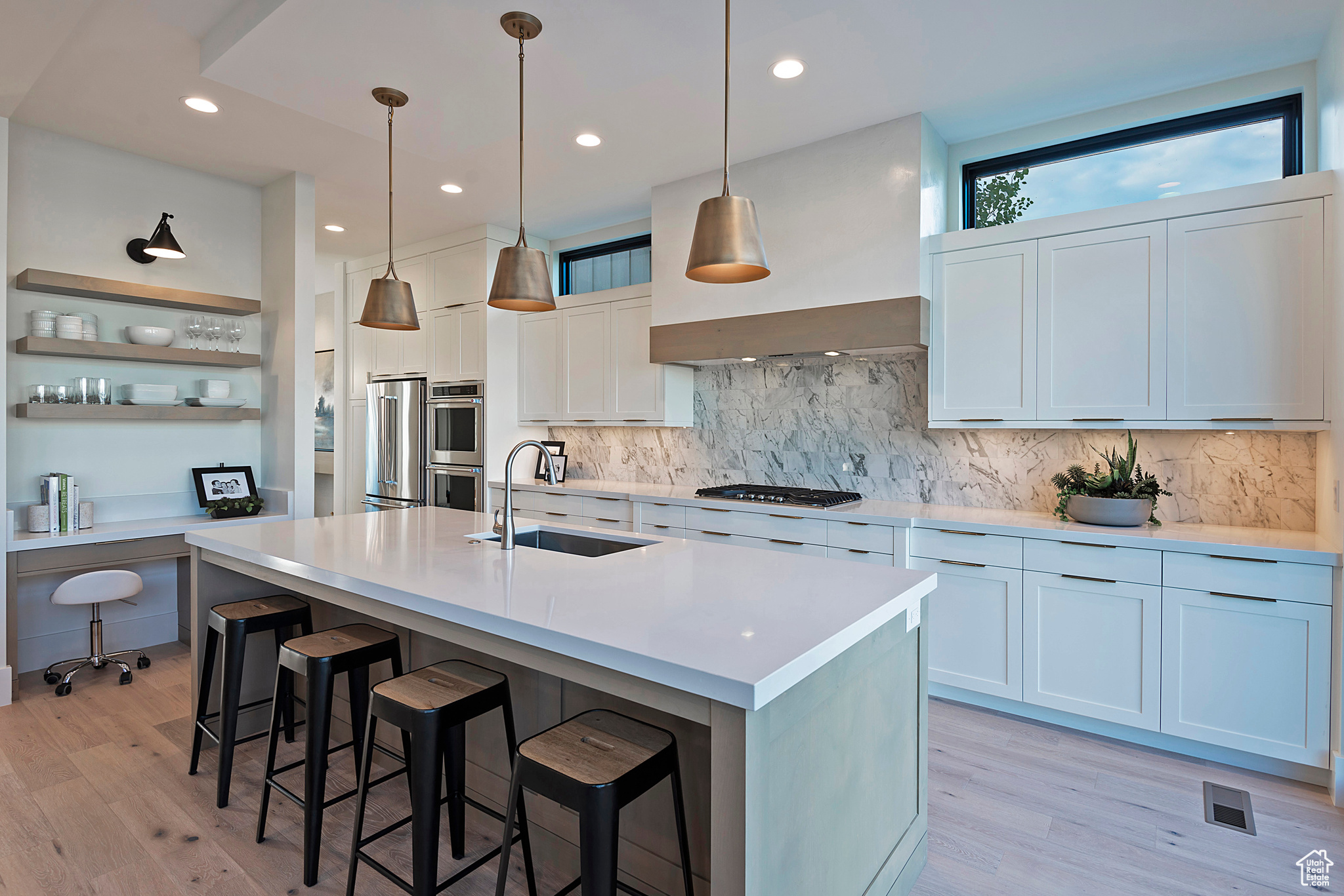 332 N FARMHOUSE LN
