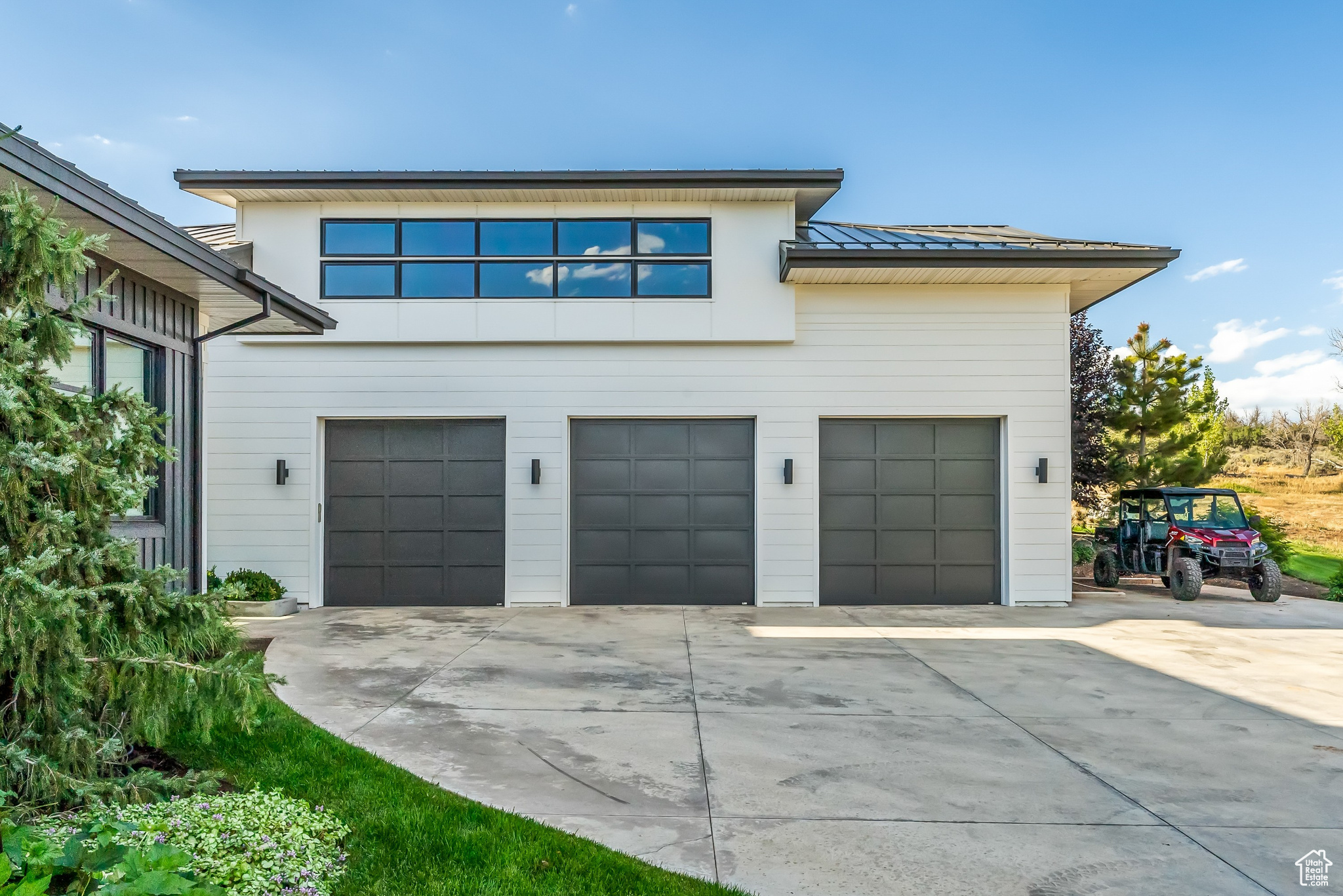 611 E DUTCH MOUNTAIN DR