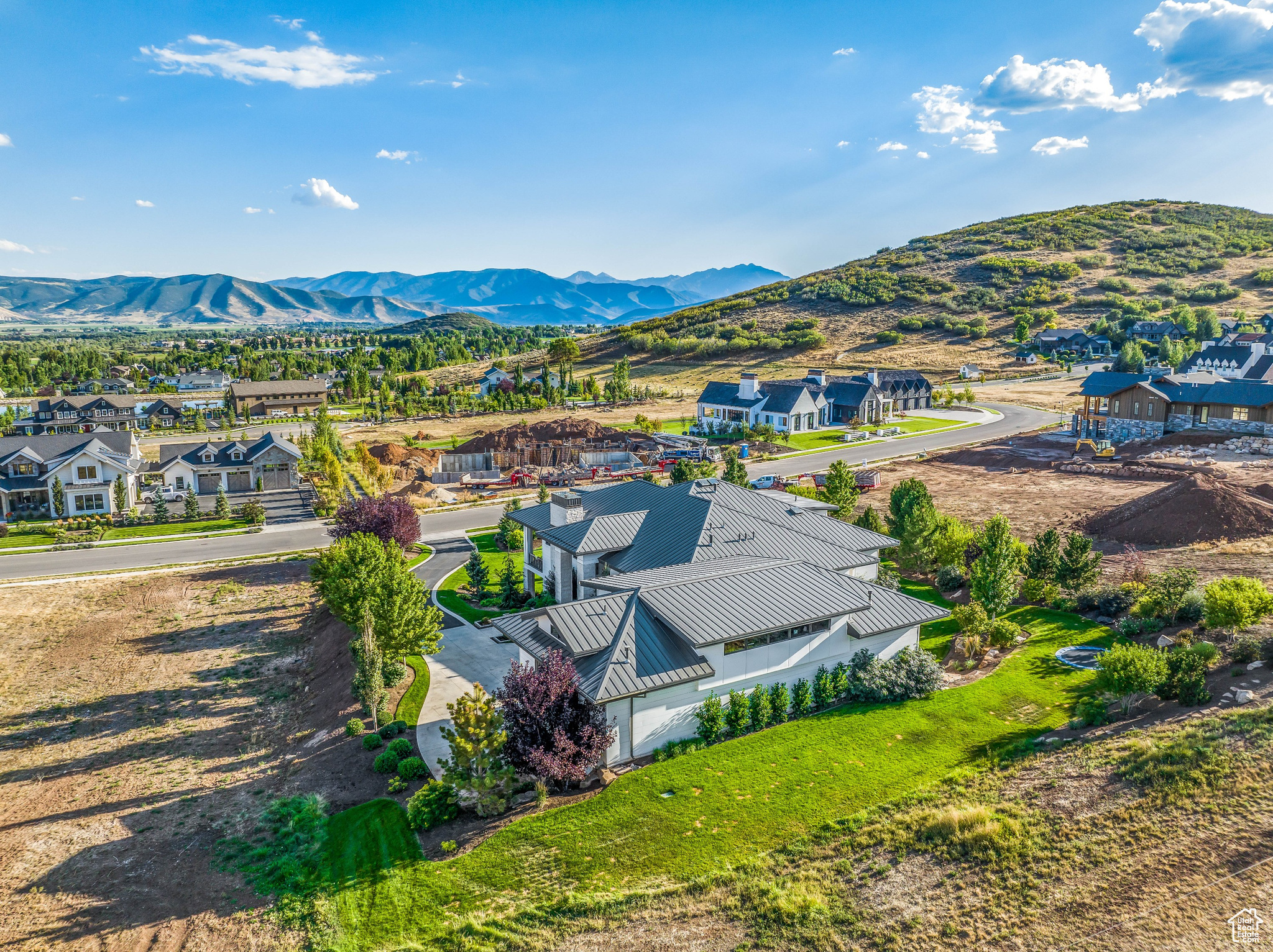 611 E DUTCH MOUNTAIN DR