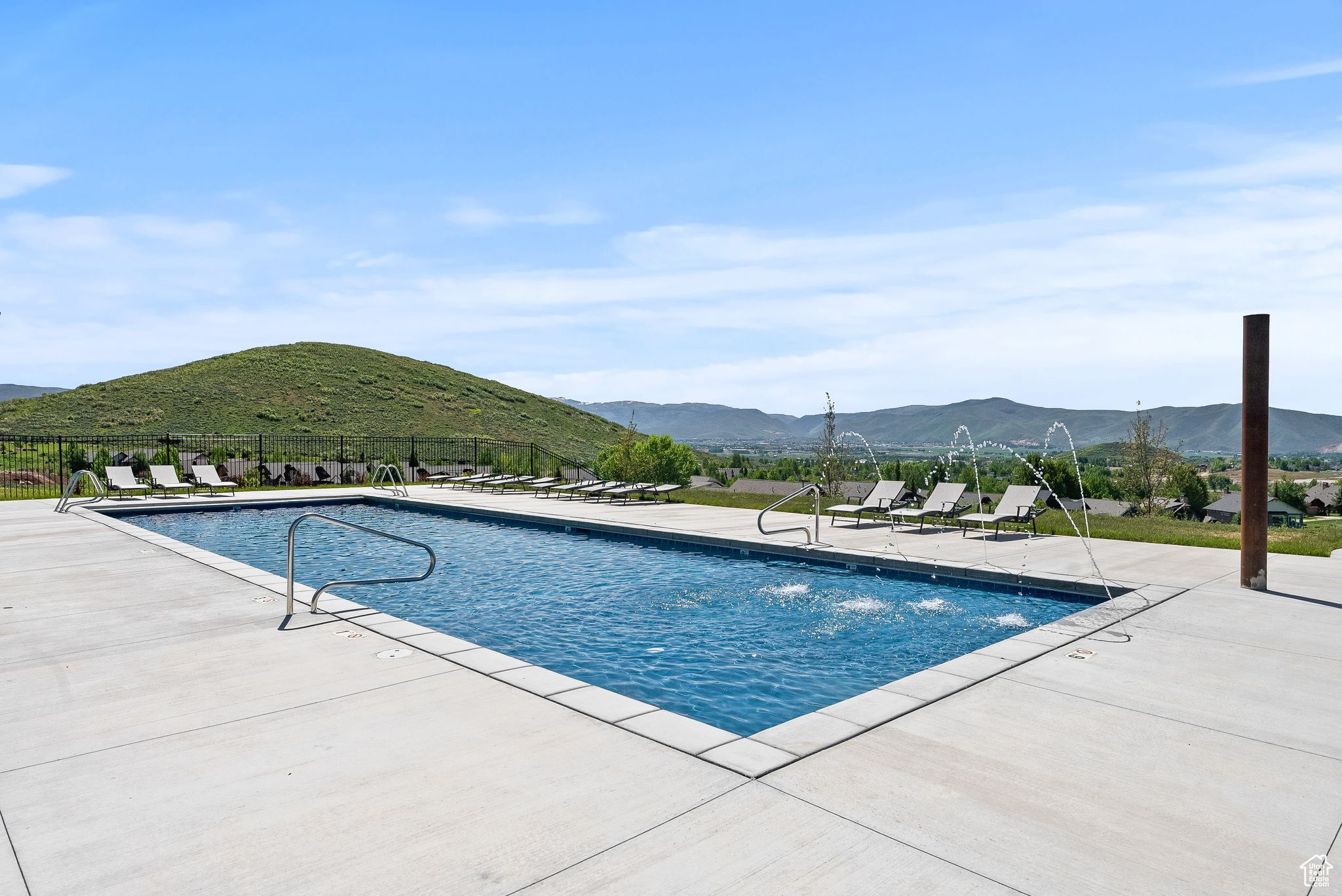 73 E ALTAMONT DR Unit: 34