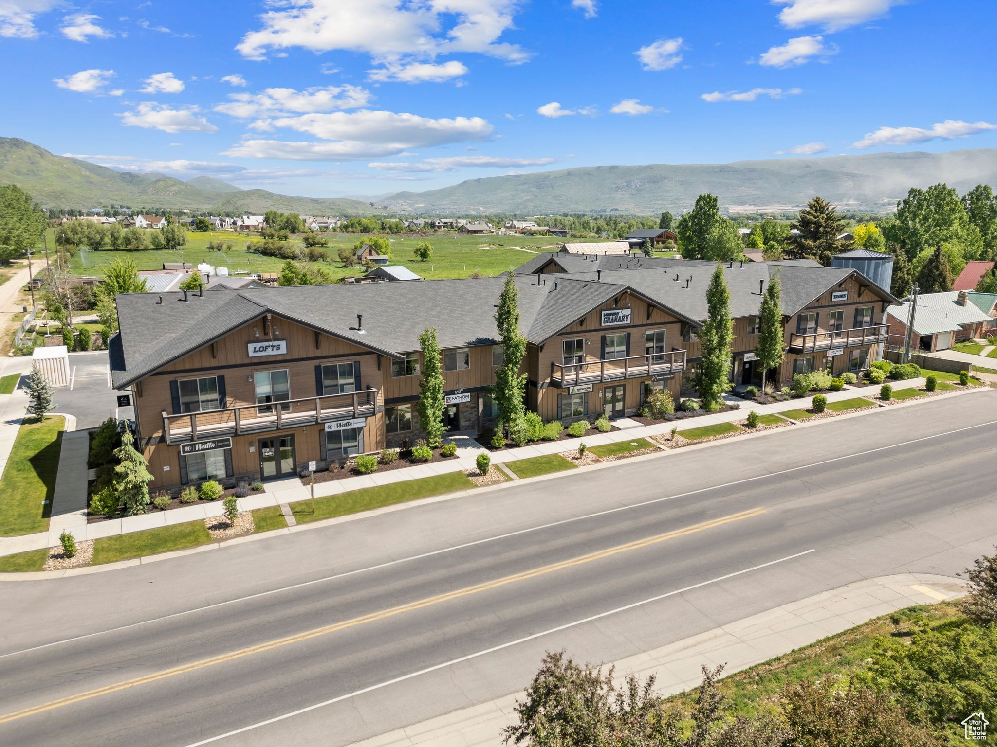 695 E MAIN ST #R-103