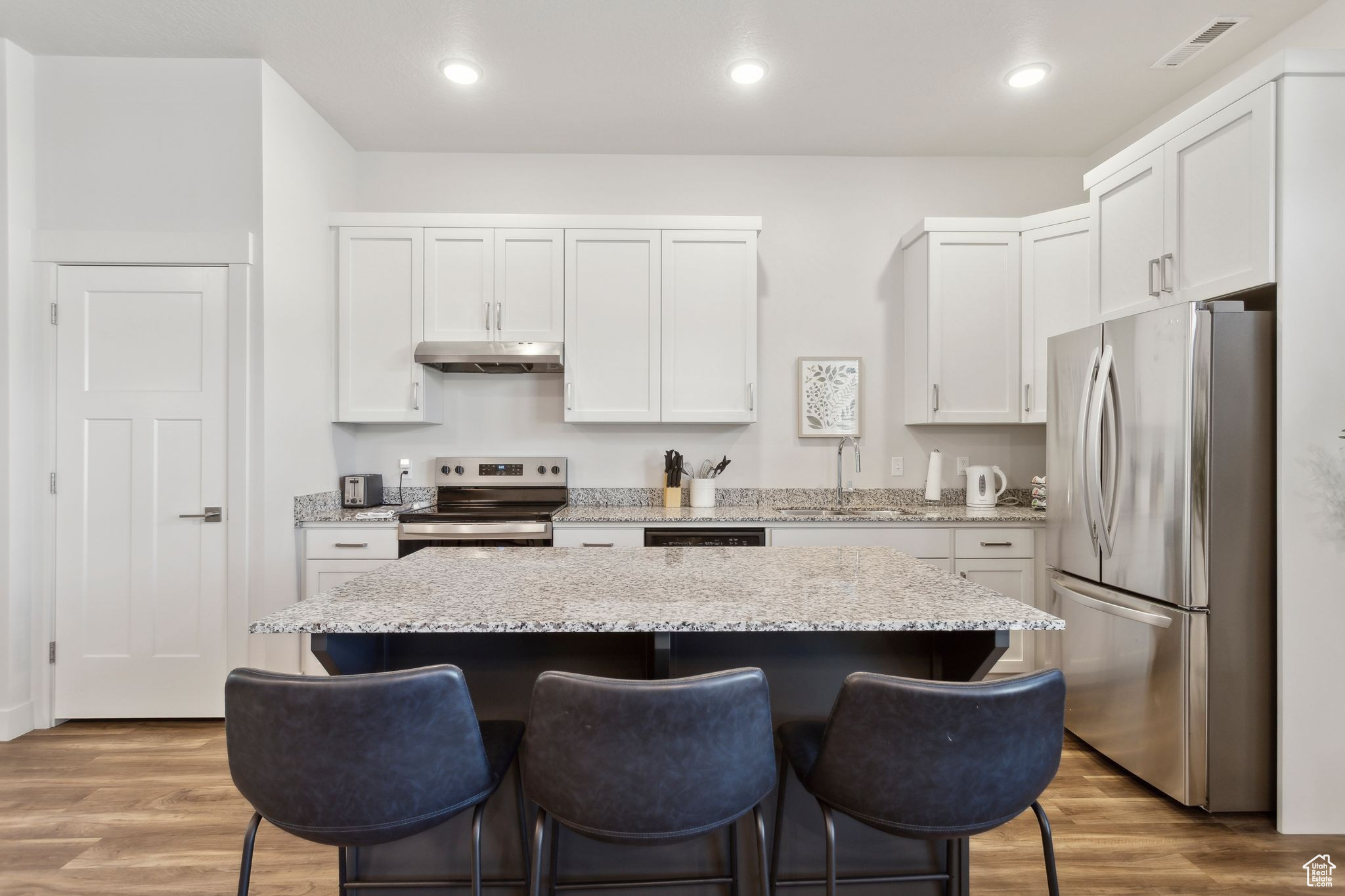 695 E MAIN ST #R-103