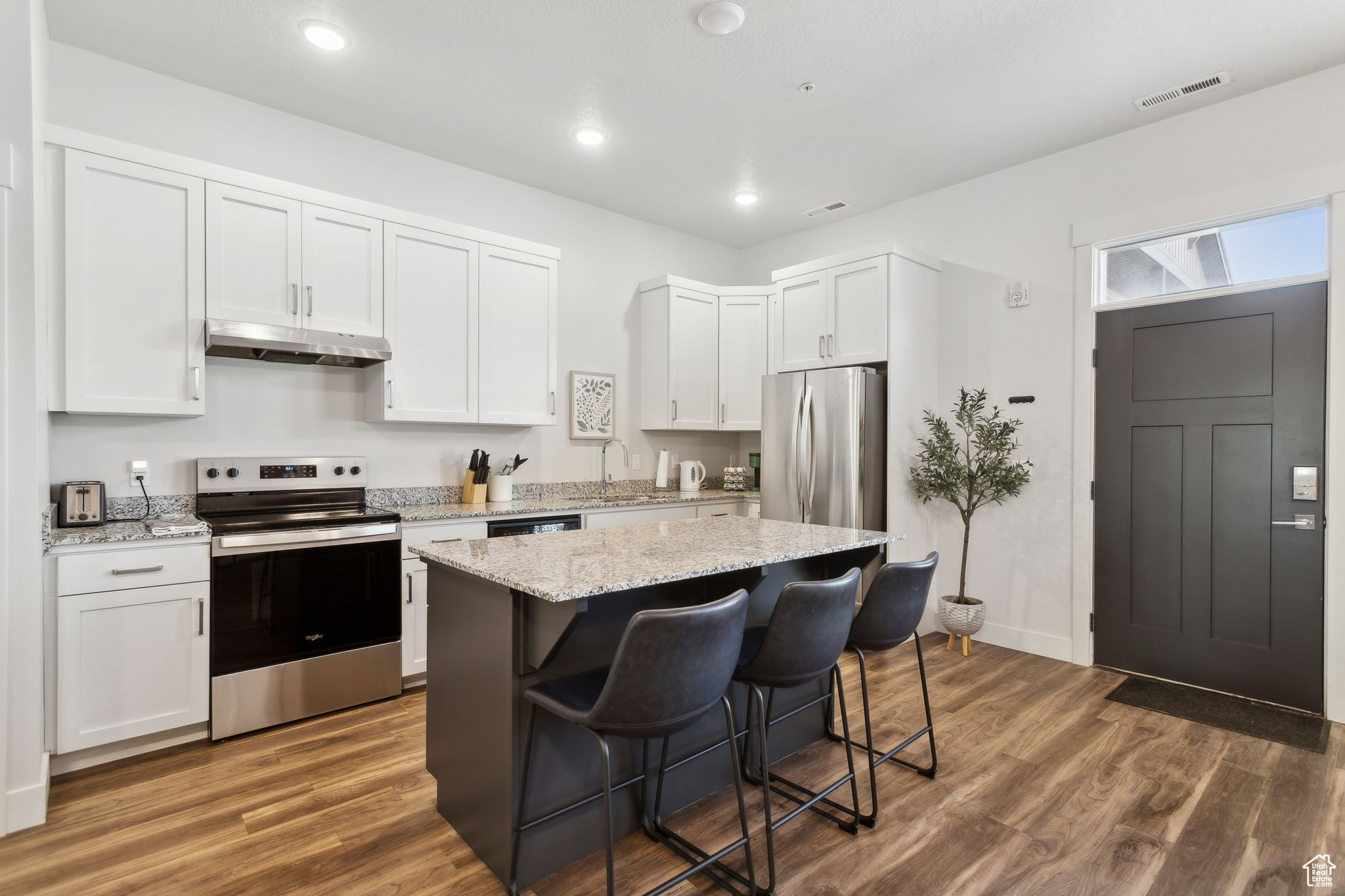 695 E MAIN ST #R-104