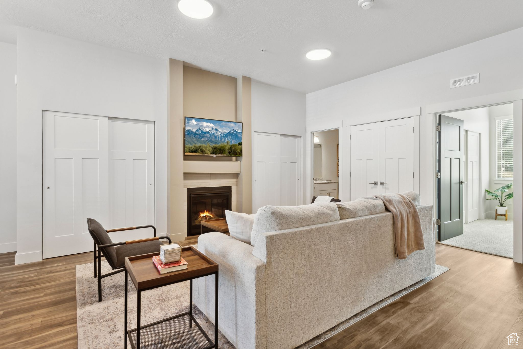 695 E MAIN ST #R-104