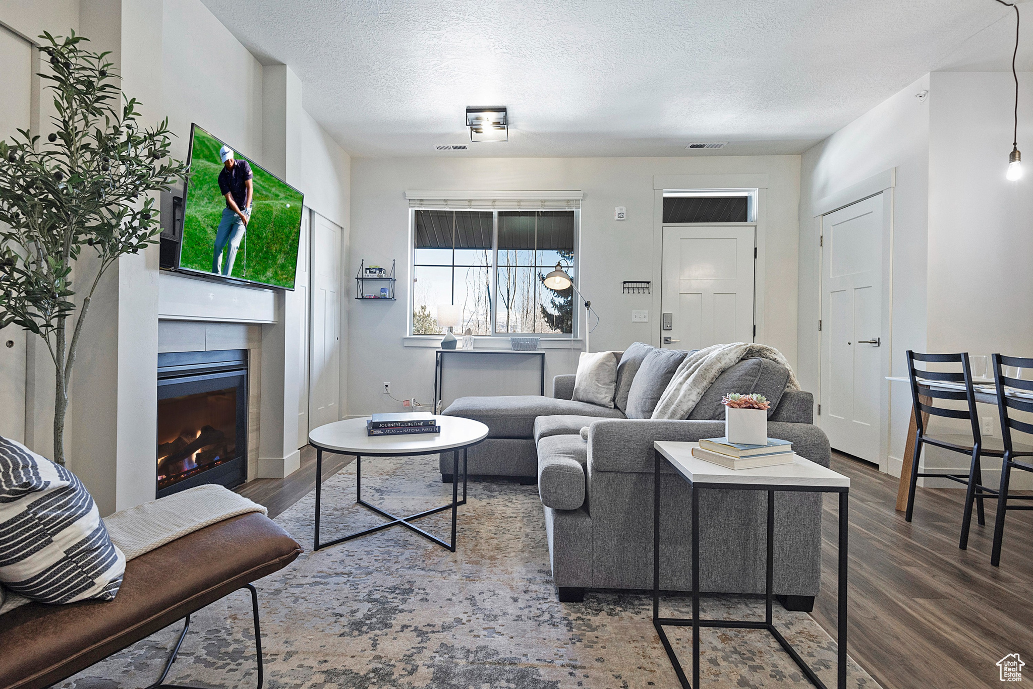 695 E MAIN ST #R-200