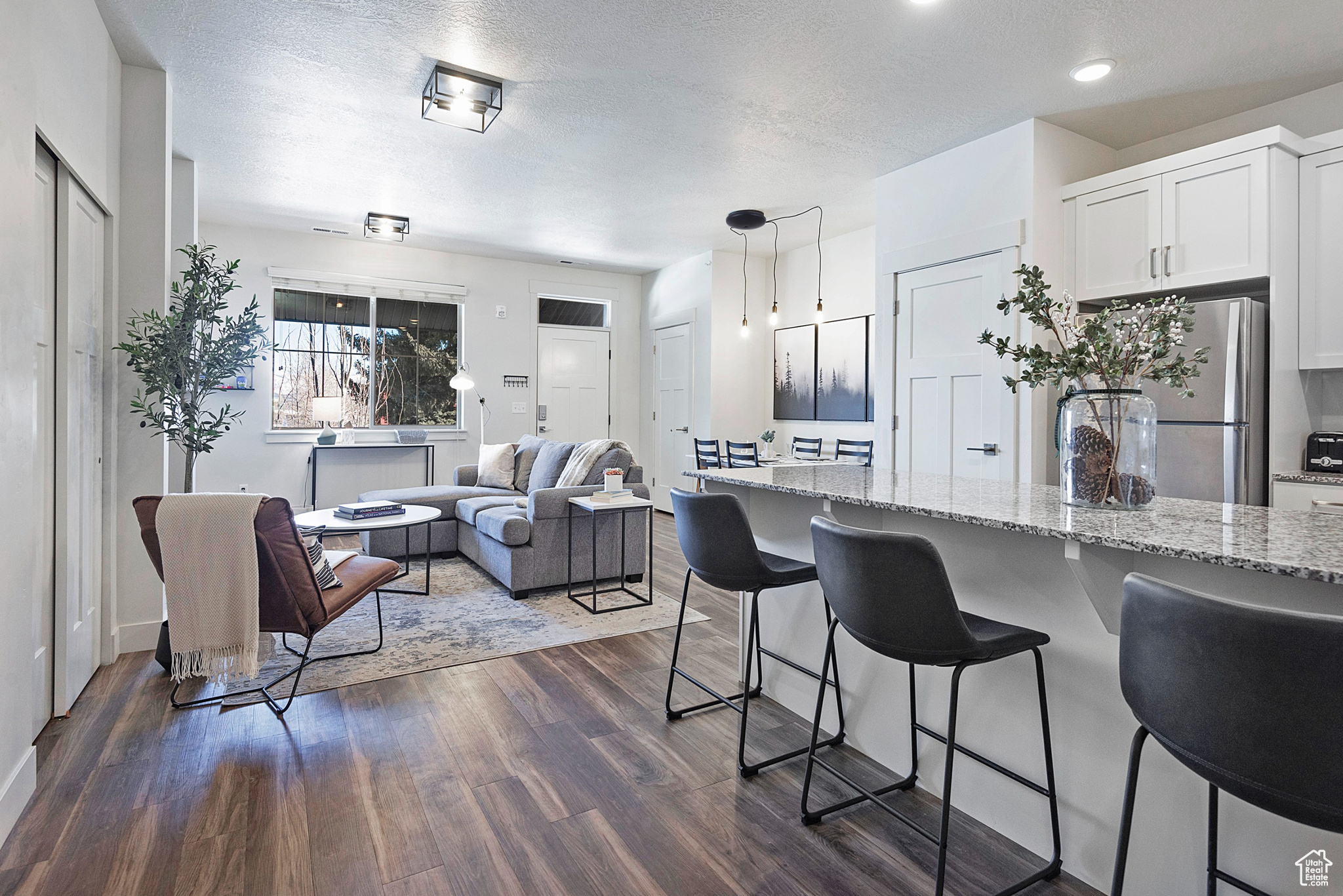 695 E MAIN ST #R-201