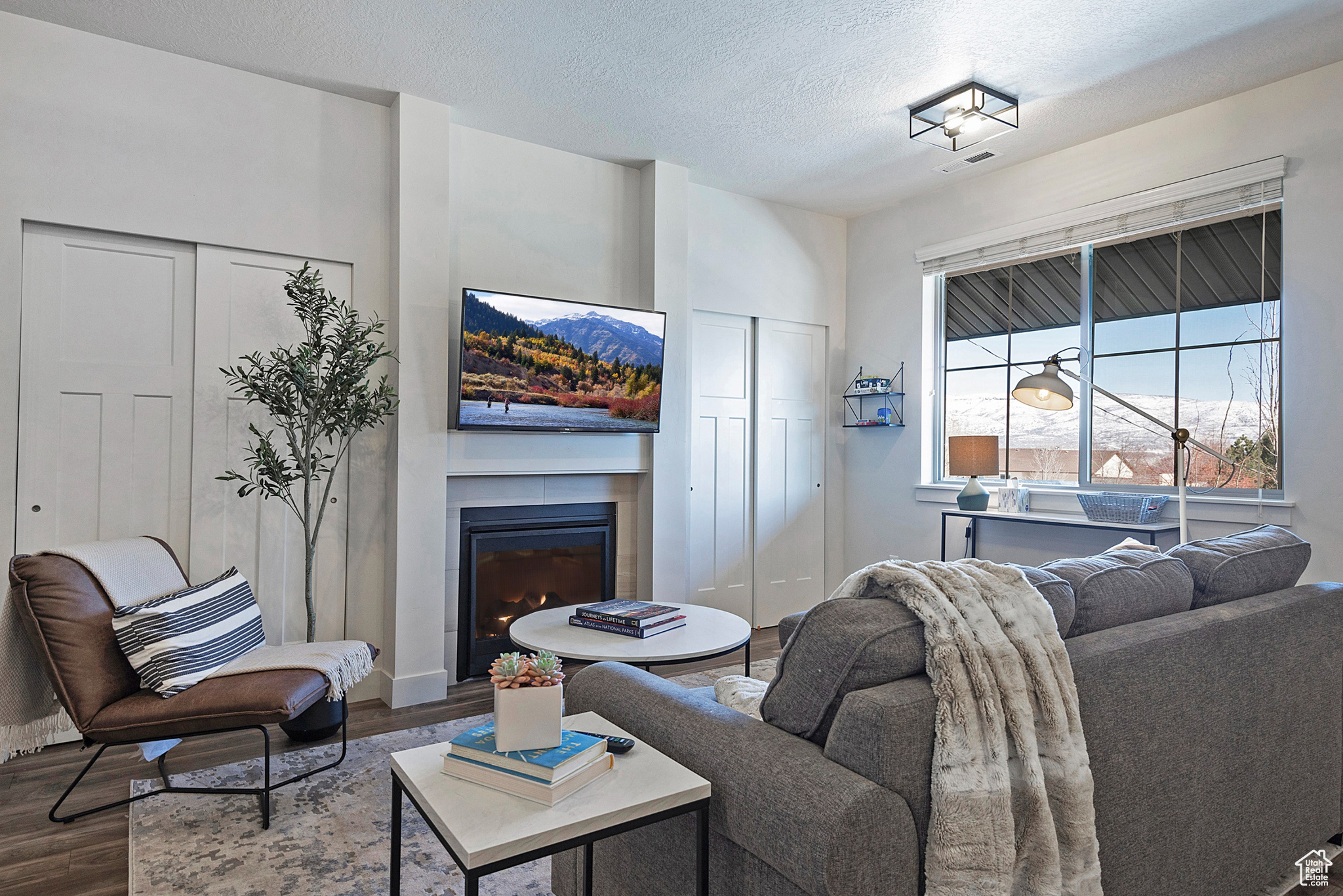 695 E MAIN ST #R-201