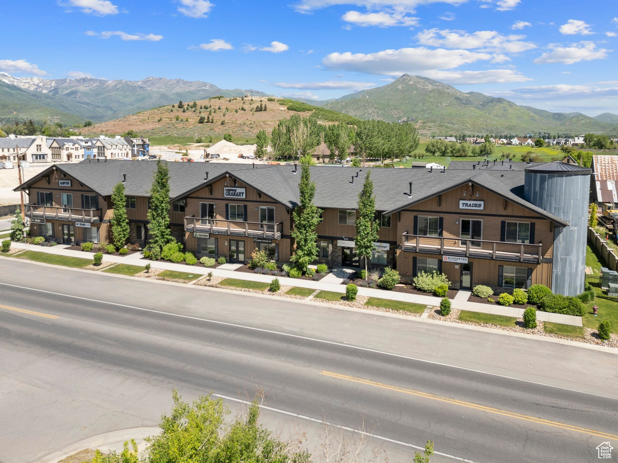 695 E MAIN ST #R-207