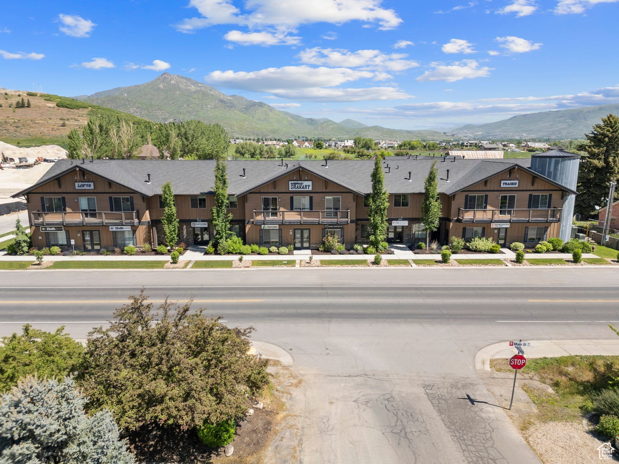 695 E MAIN ST #R-207