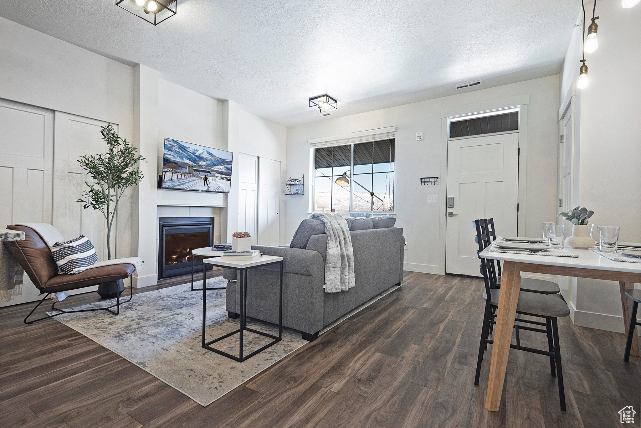 695 E MAIN ST #R-207