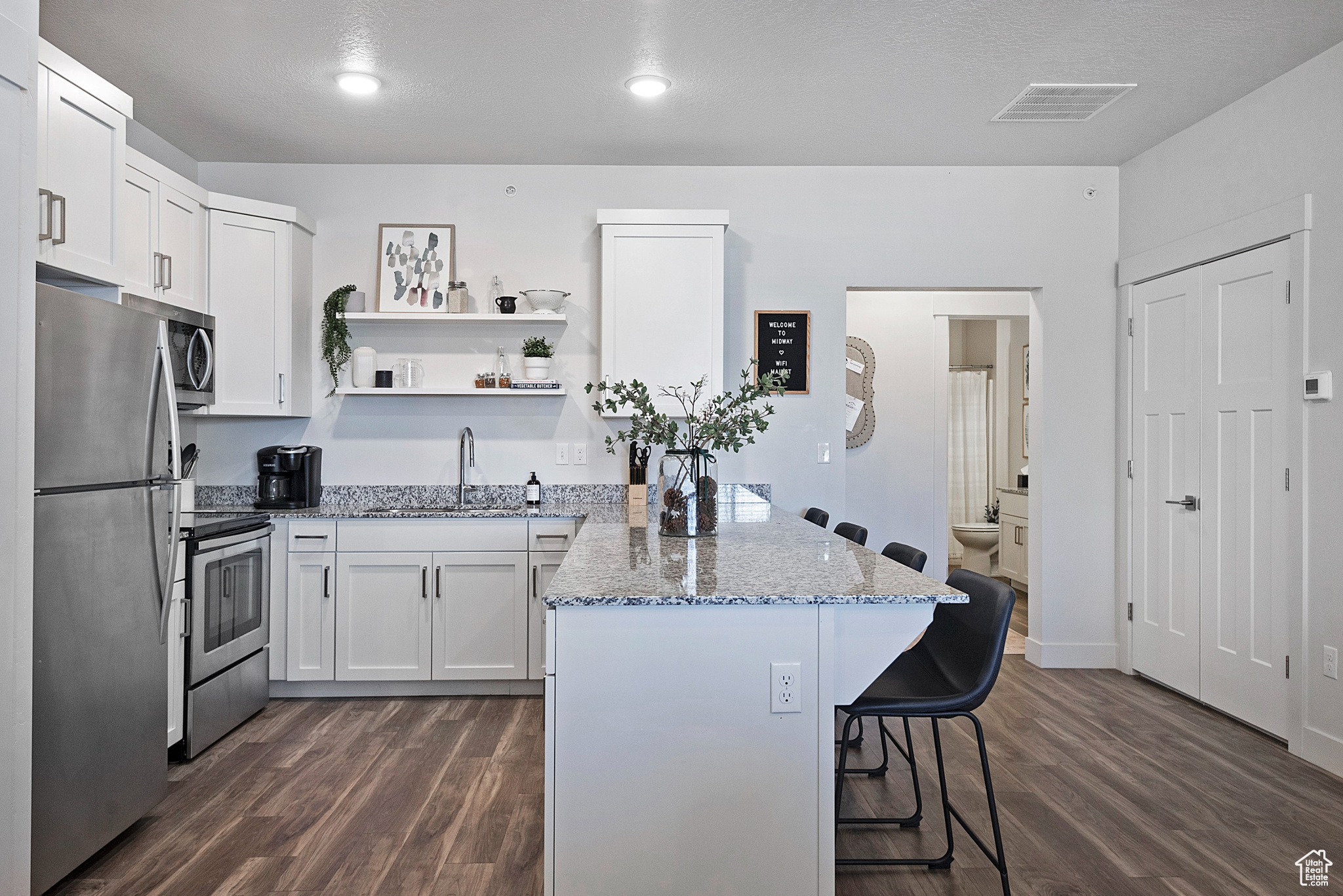 695 E MAIN ST #R-209