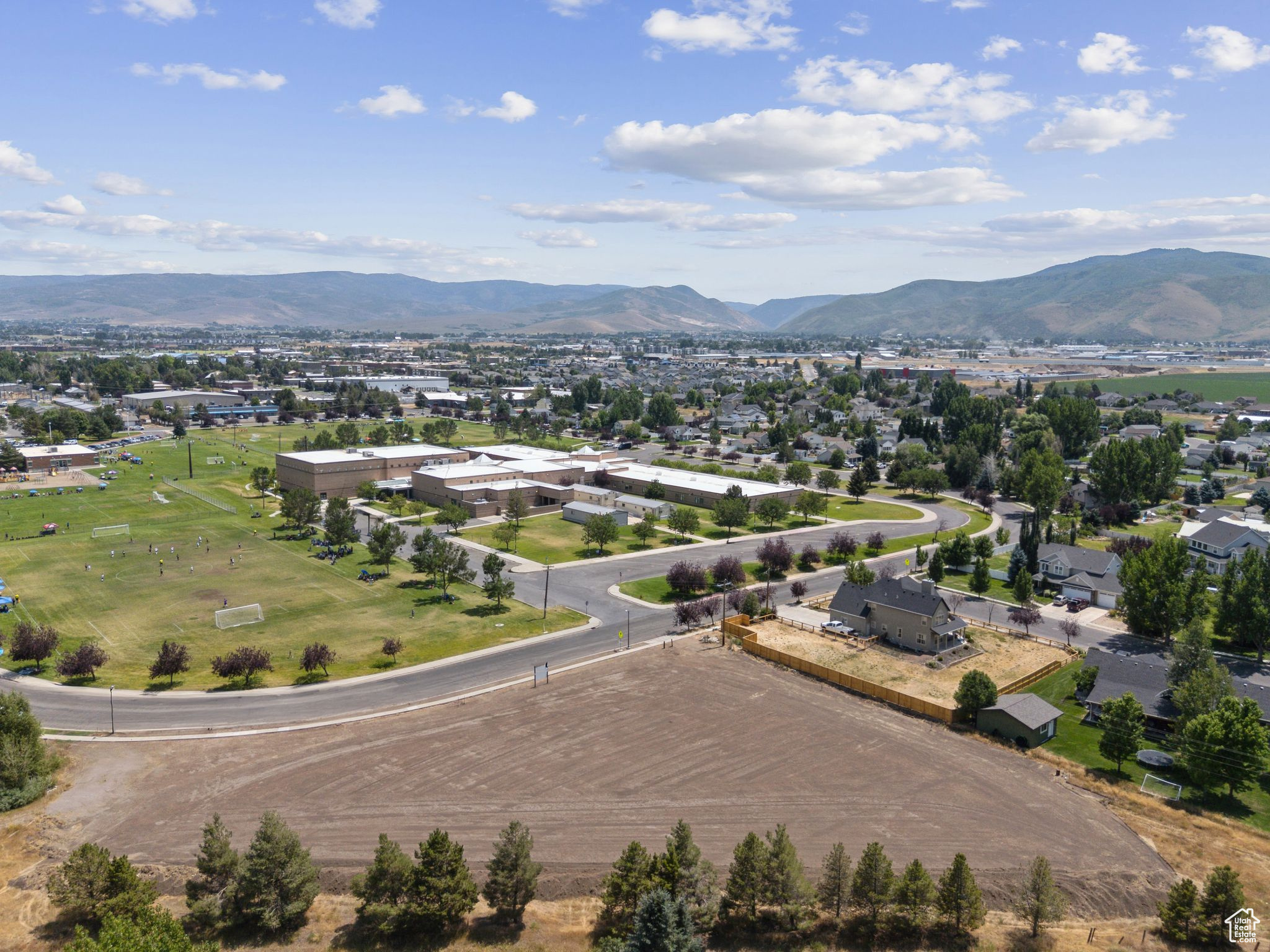 806 S SCHOOL HOUSE WAY Unit: 3