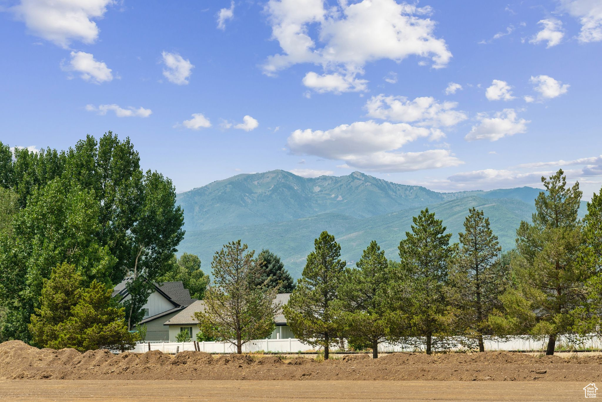 806 S SCHOOL HOUSE WAY Unit: 3