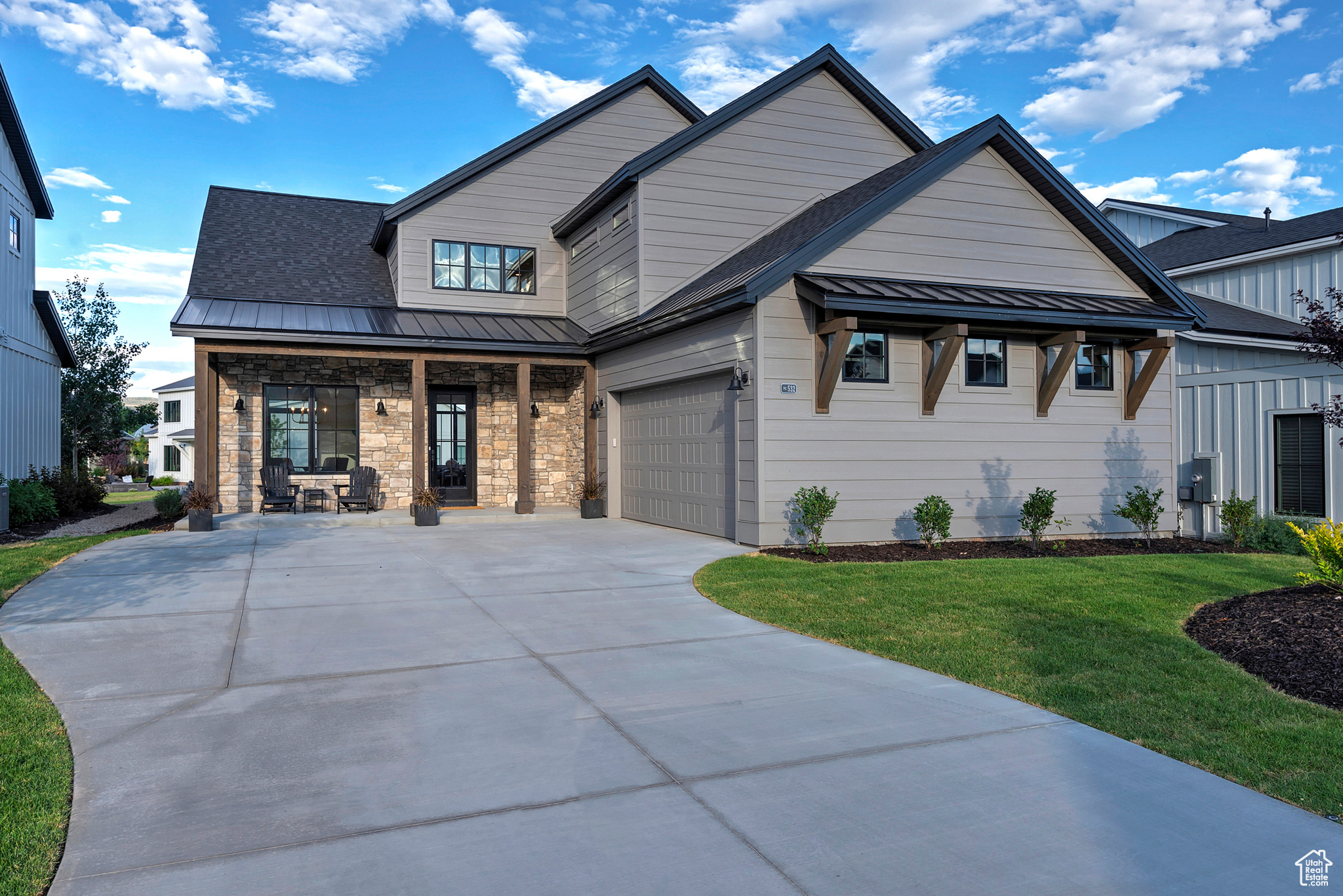 806 S SCHOOL HOUSE WAY Unit: 3