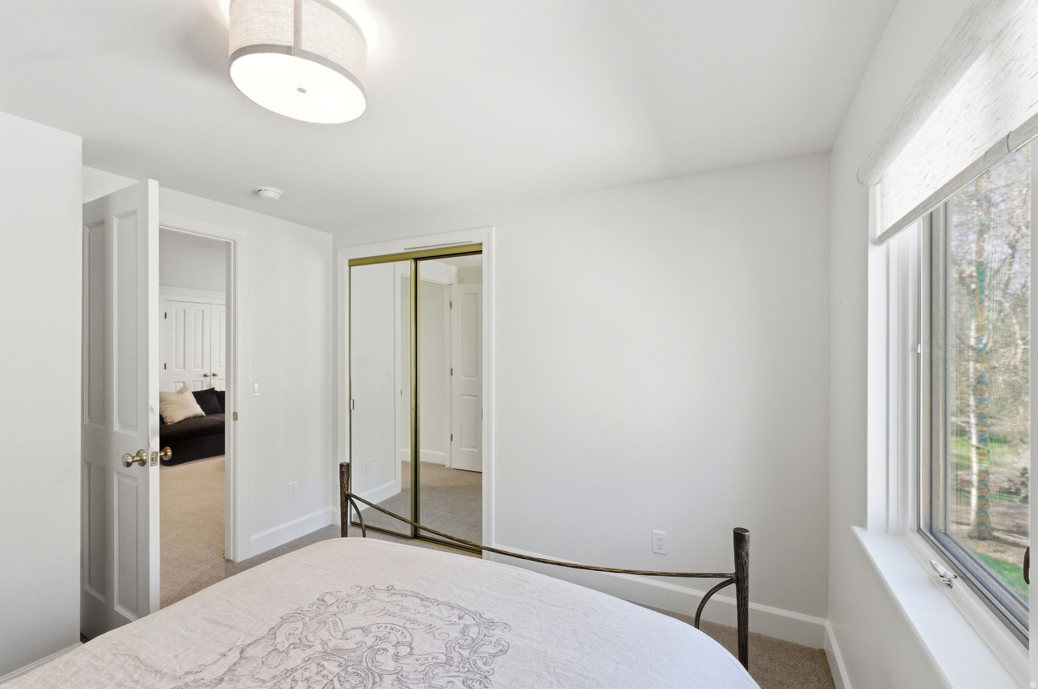 33 W VILLAGE CIR #23