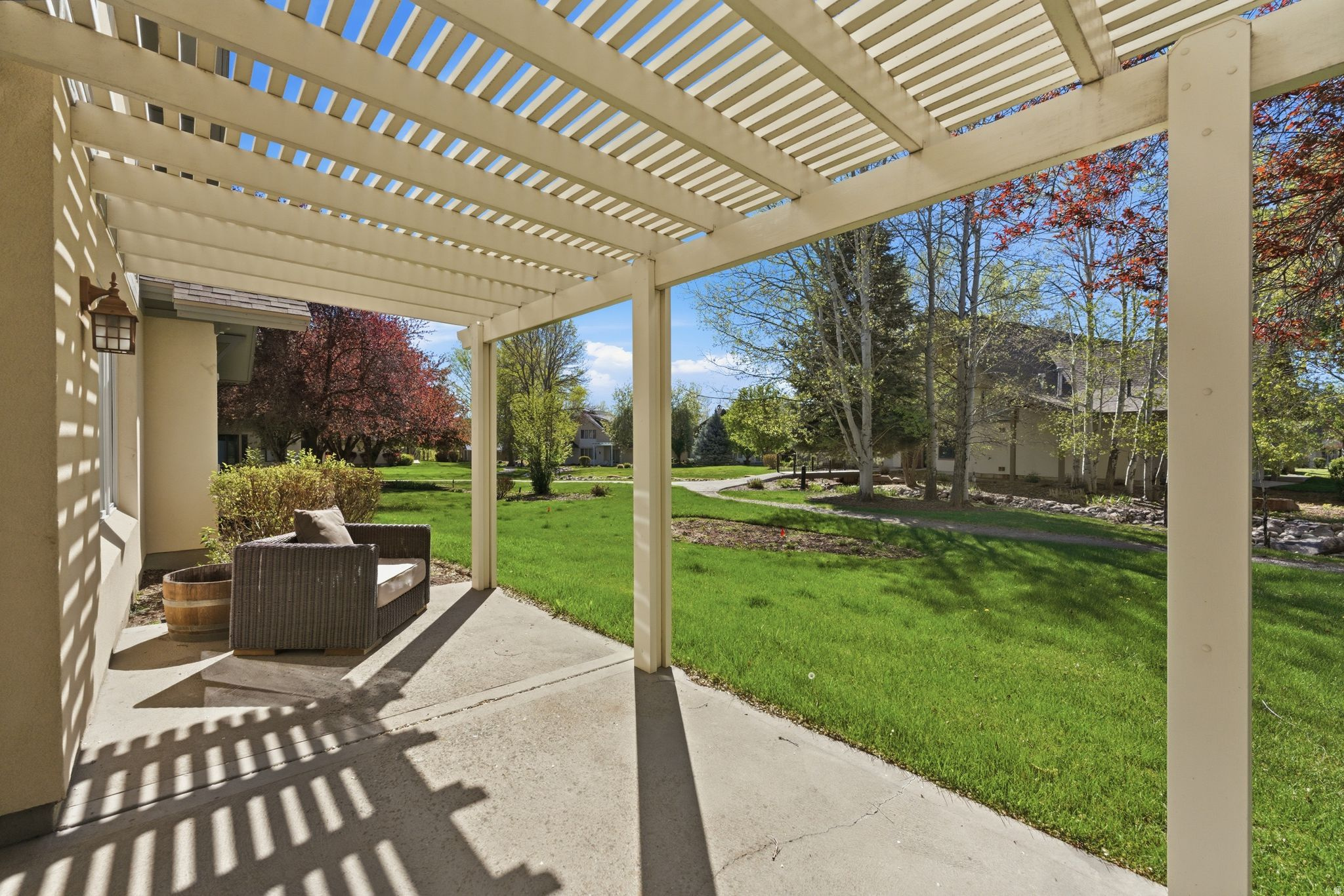 33 W VILLAGE CIR #23