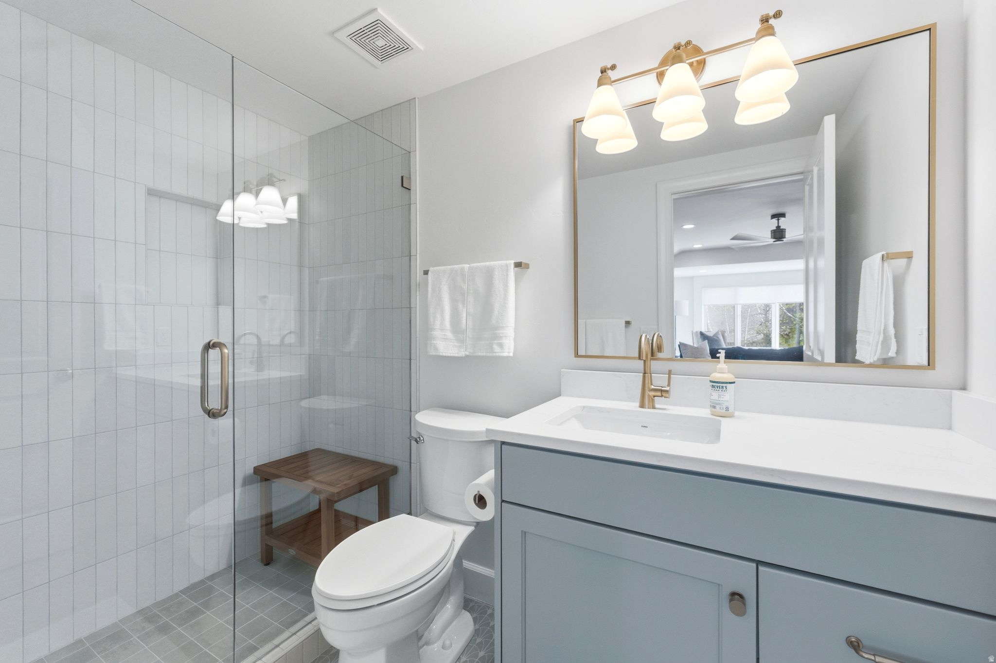 33 W VILLAGE CIR #23
