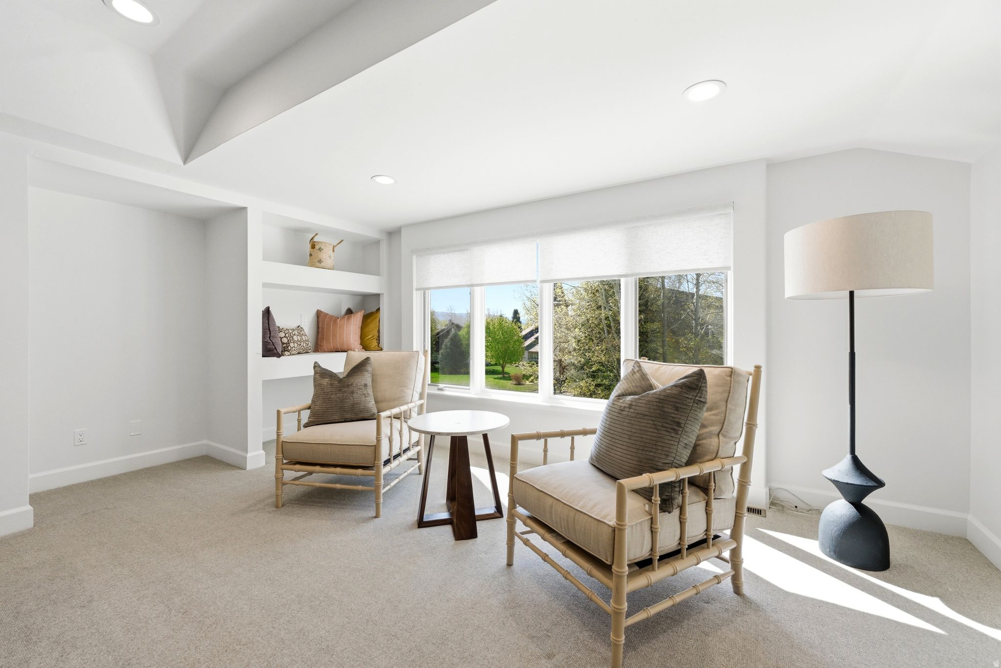 33 W VILLAGE CIR #23