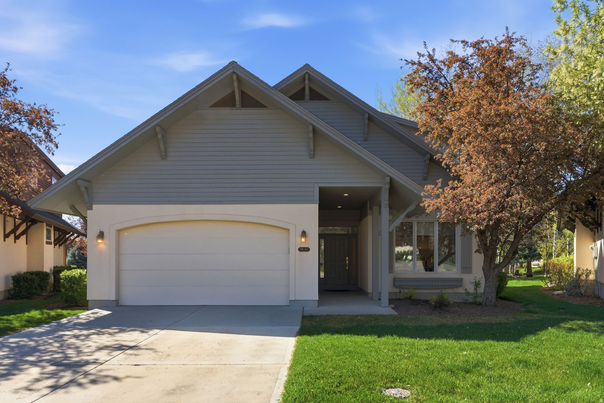 33 W VILLAGE CIR #23