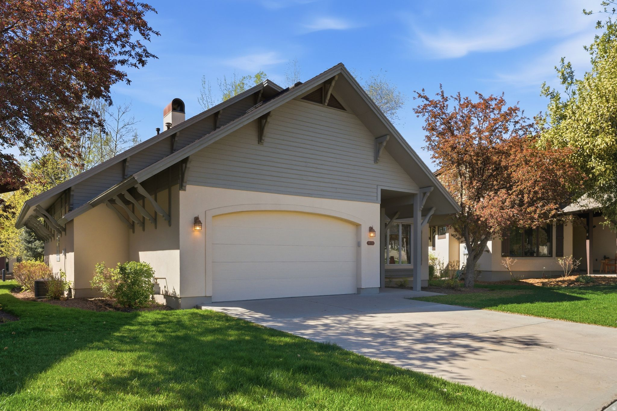 33 W VILLAGE CIR #23