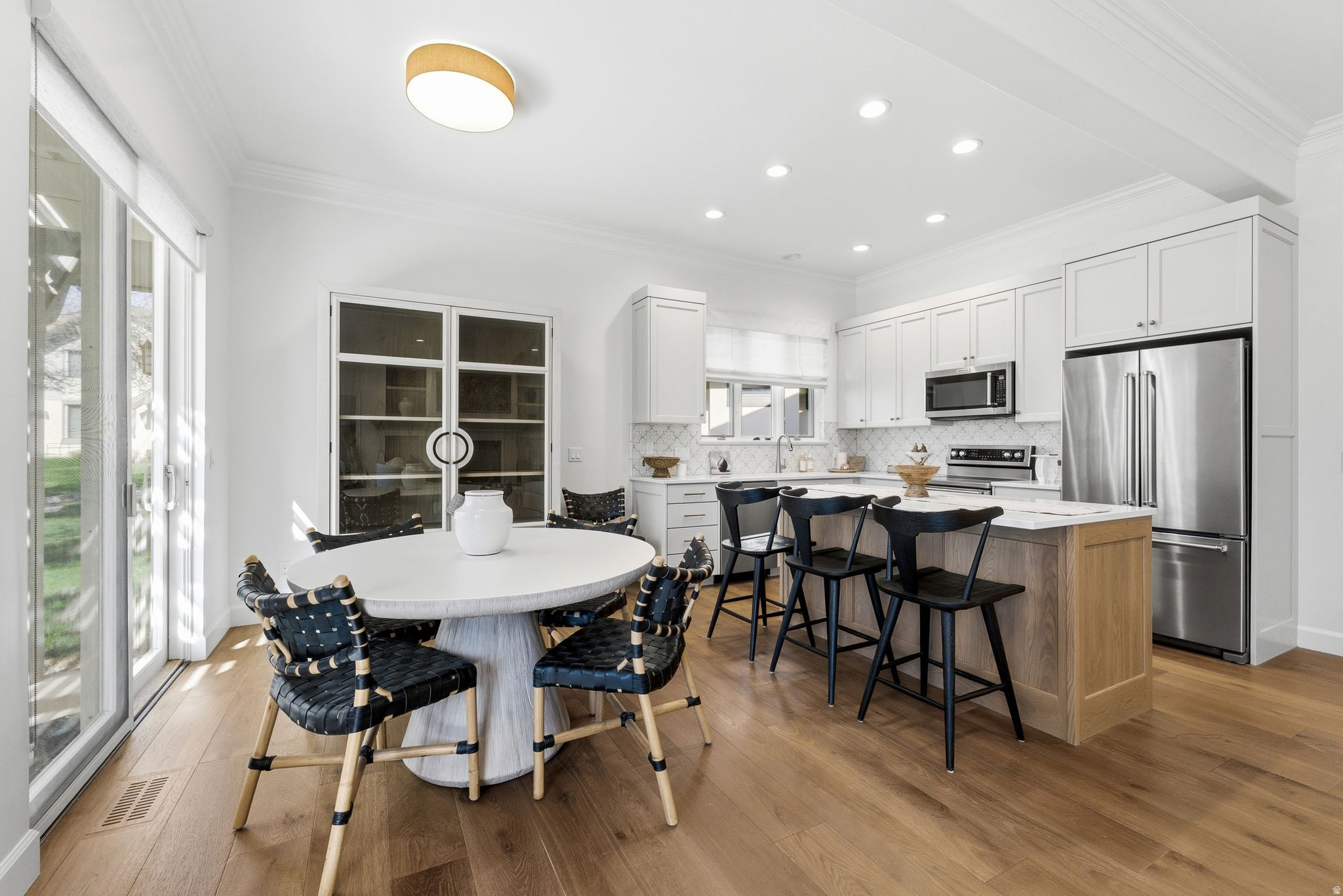 33 W VILLAGE CIR #23