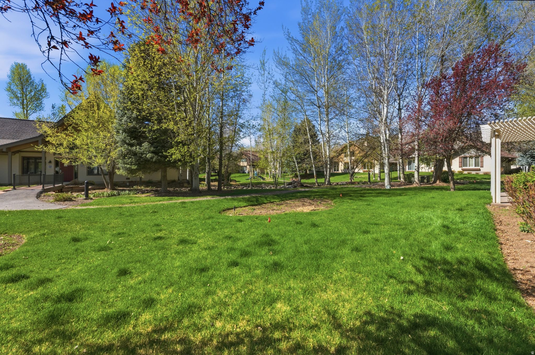 33 W VILLAGE CIR #23