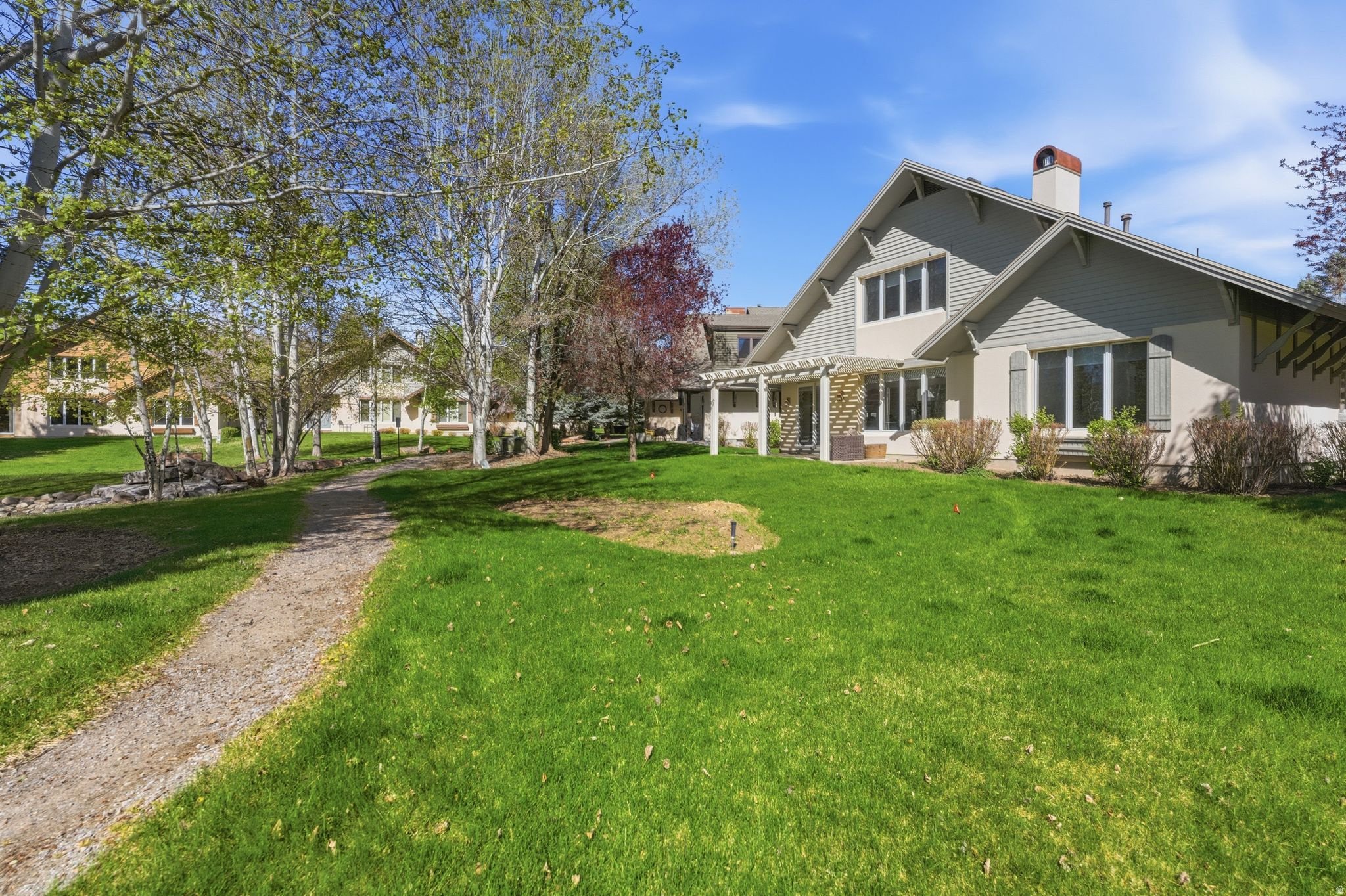 33 W VILLAGE CIR #23