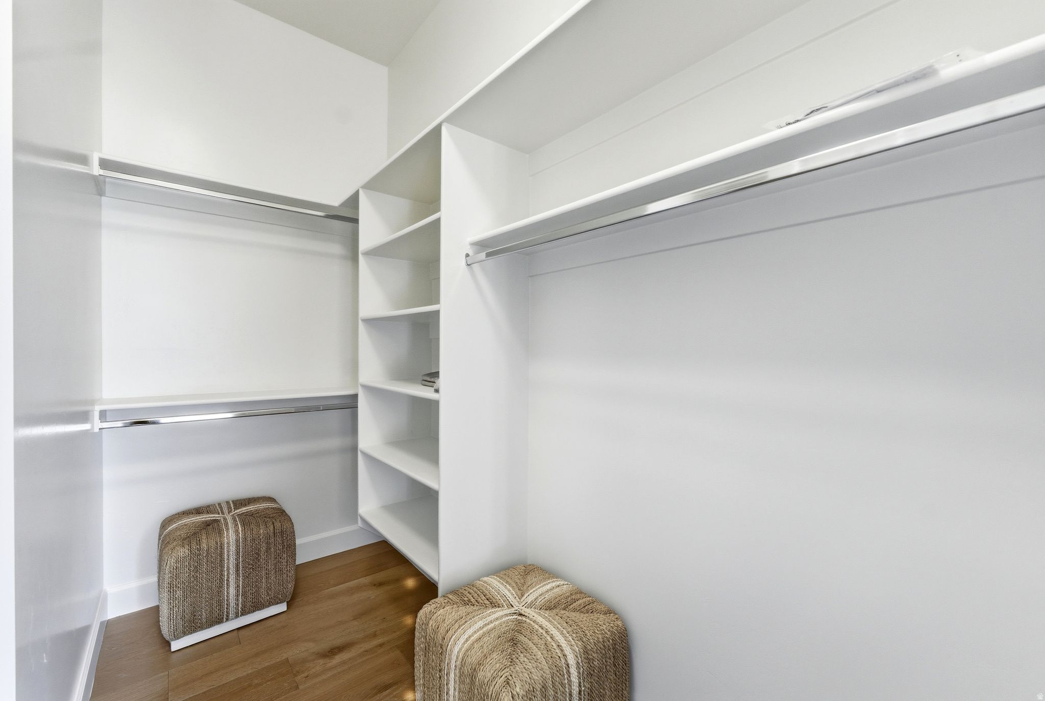 33 W VILLAGE CIR #23