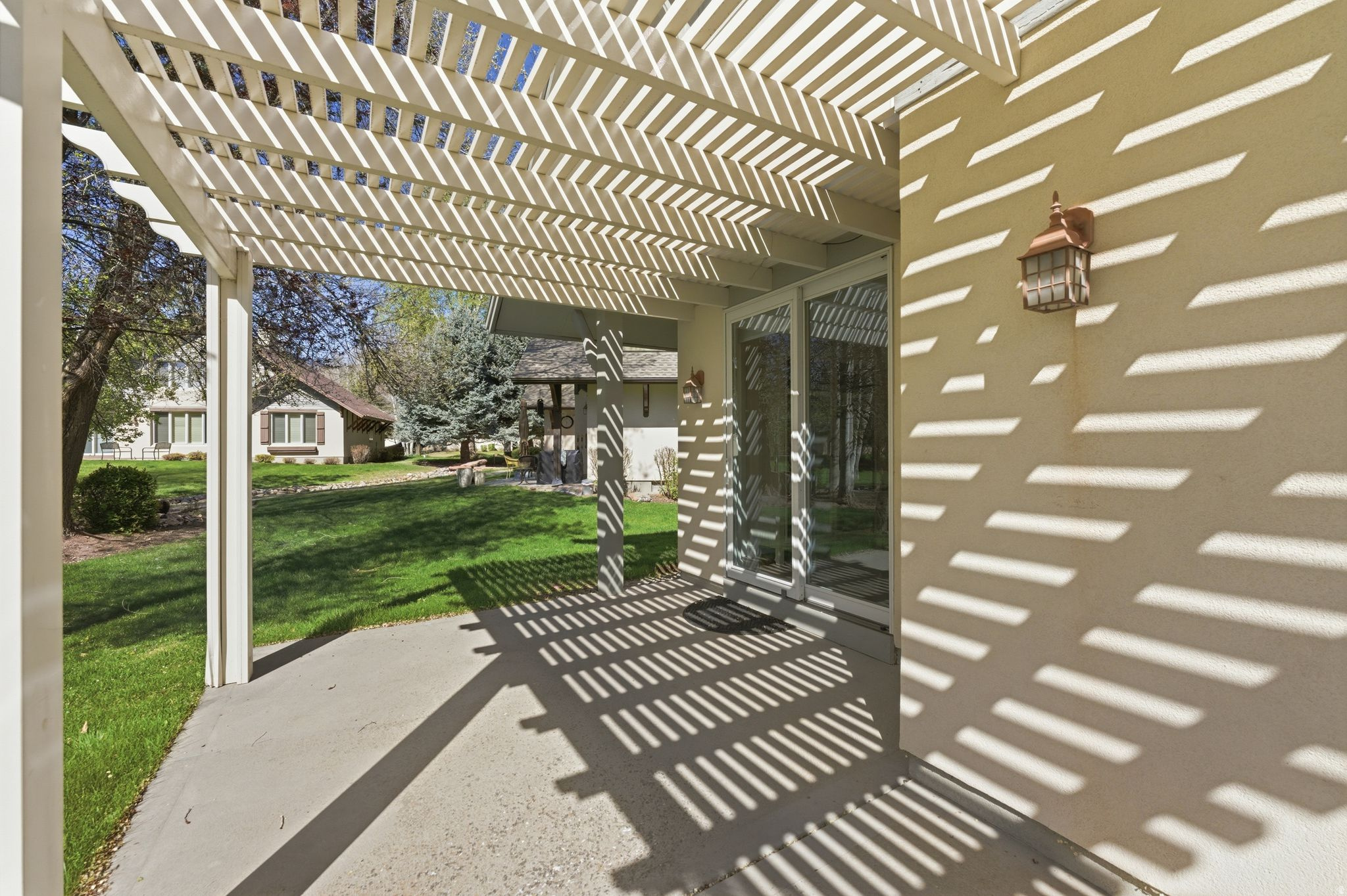 33 W VILLAGE CIR #23