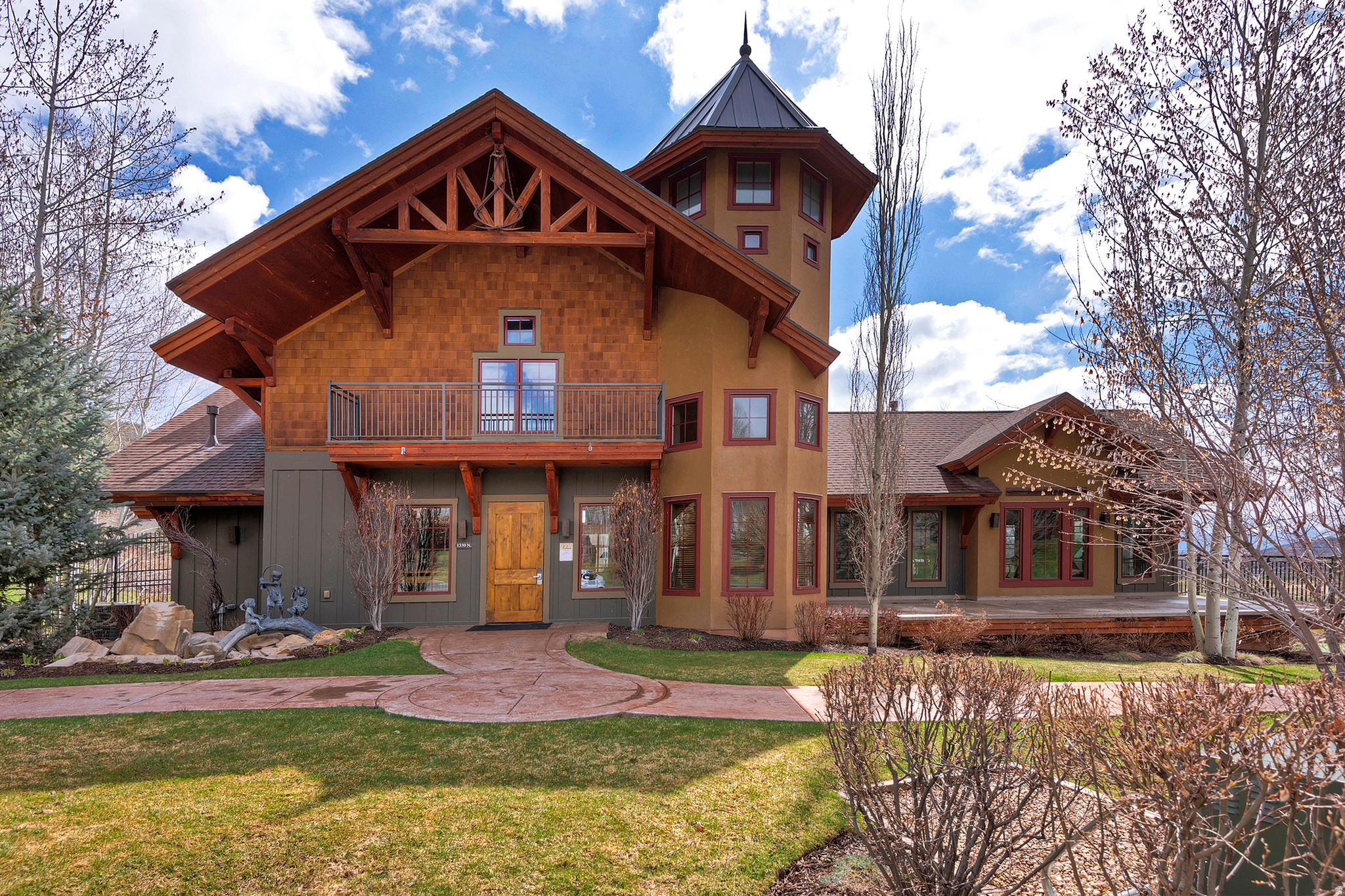 33 W VILLAGE CIR #23