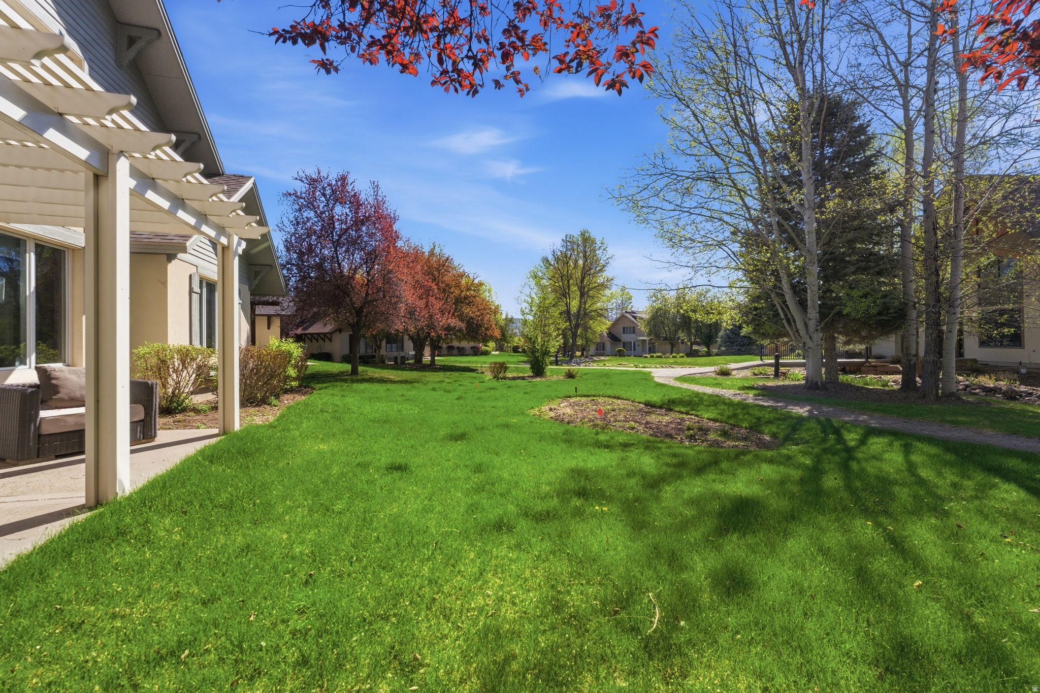 33 W VILLAGE CIR #23