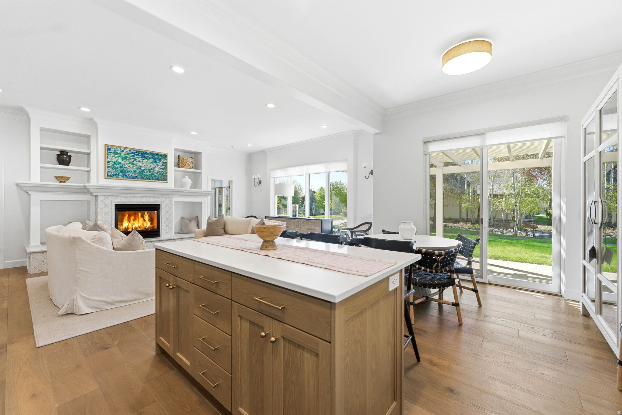 33 W VILLAGE CIR #23