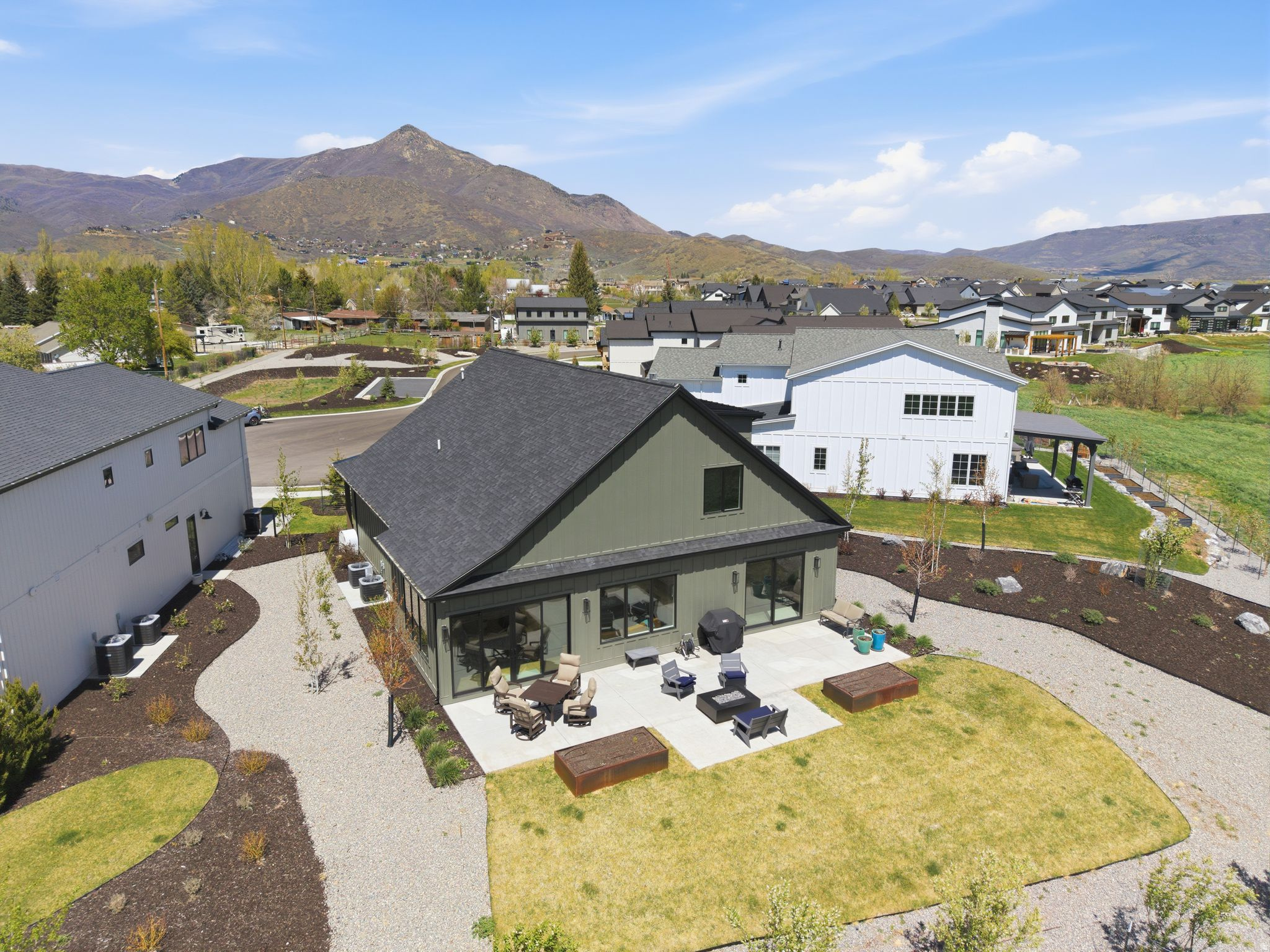 336 N FARMHOUSE LN