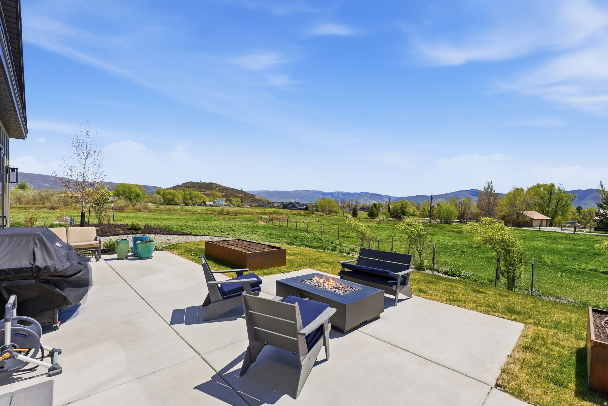 336 N FARMHOUSE LN
