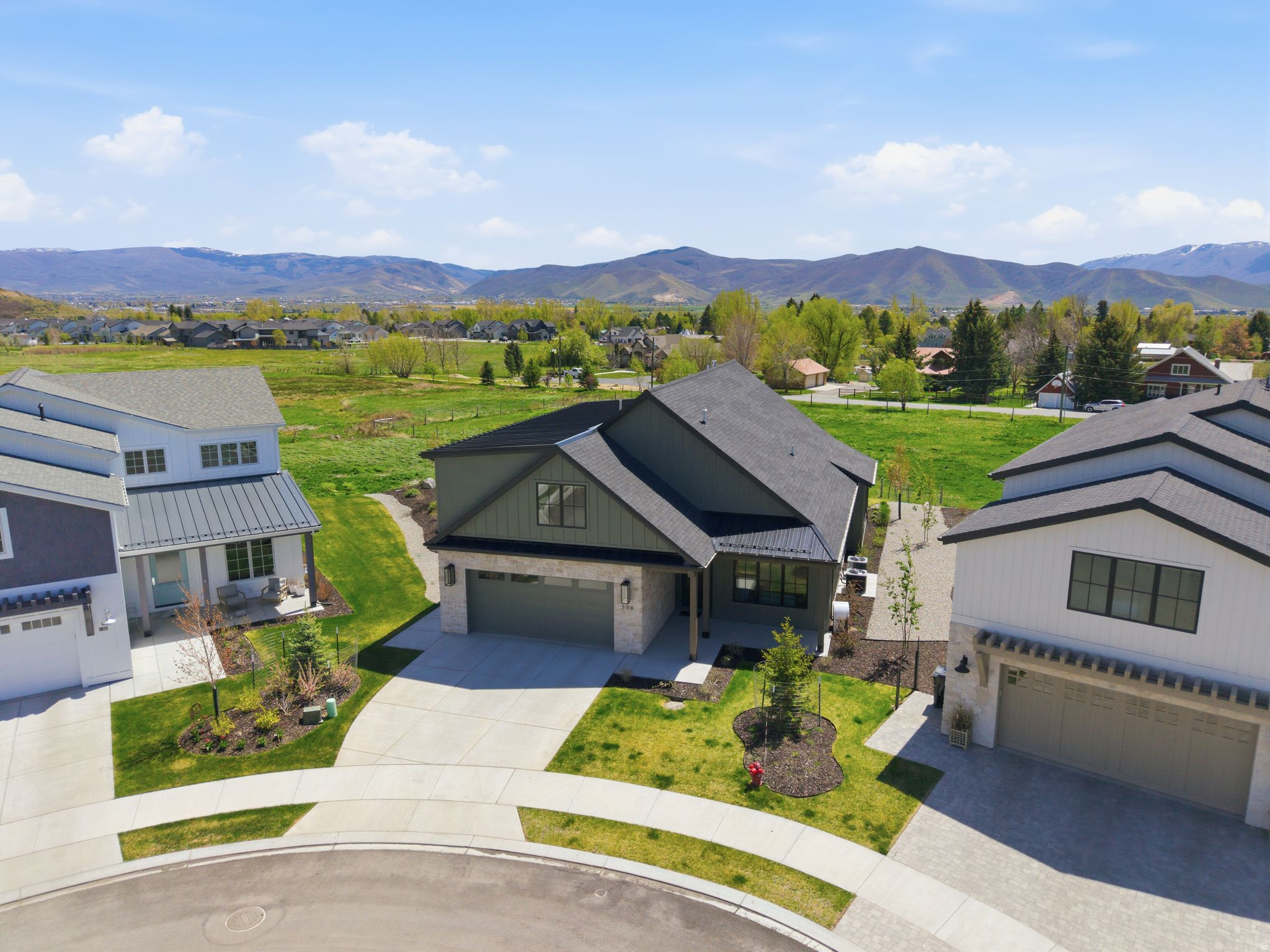 336 N FARMHOUSE LN