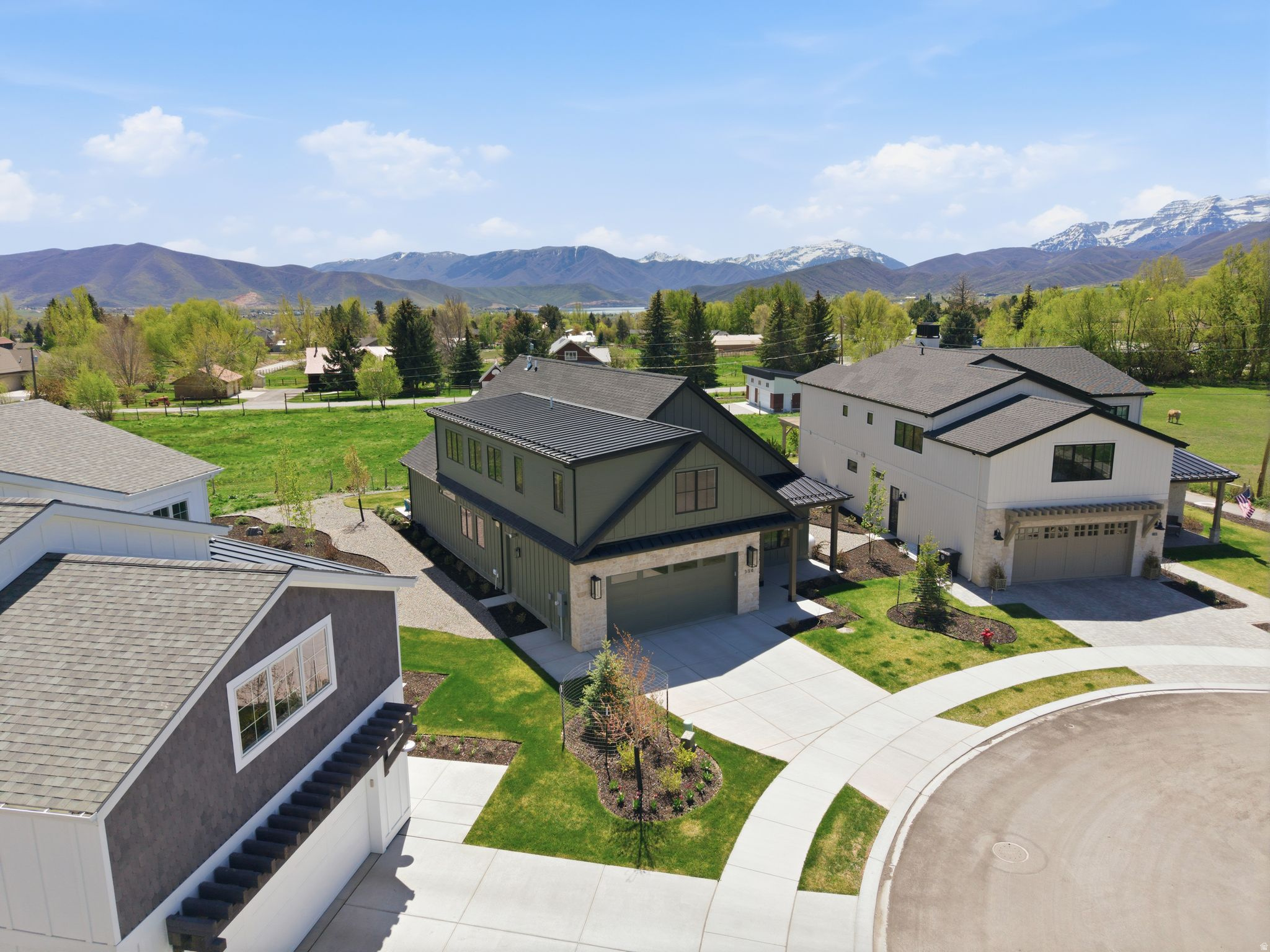 336 N FARMHOUSE LN