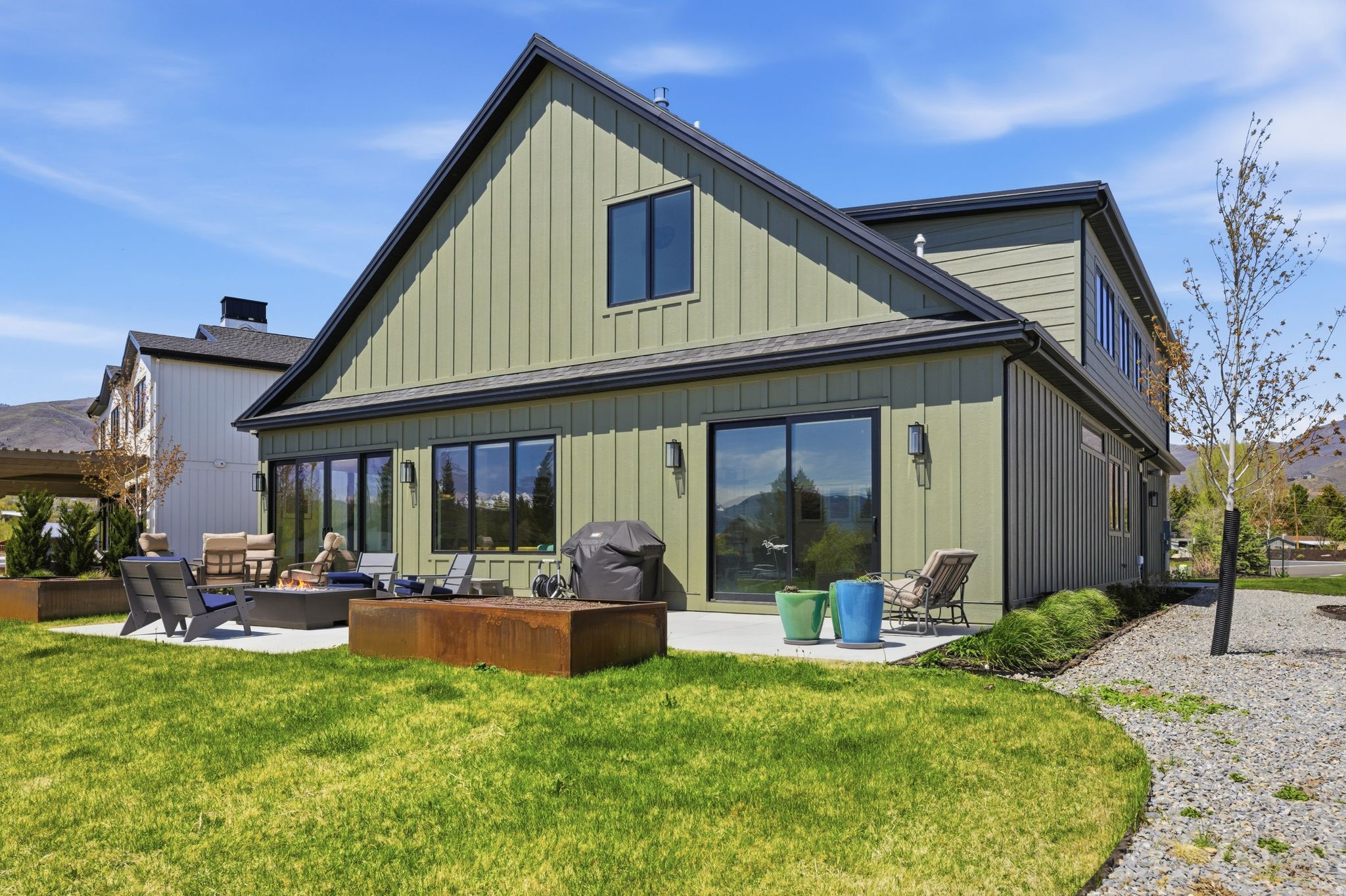 336 N FARMHOUSE LN