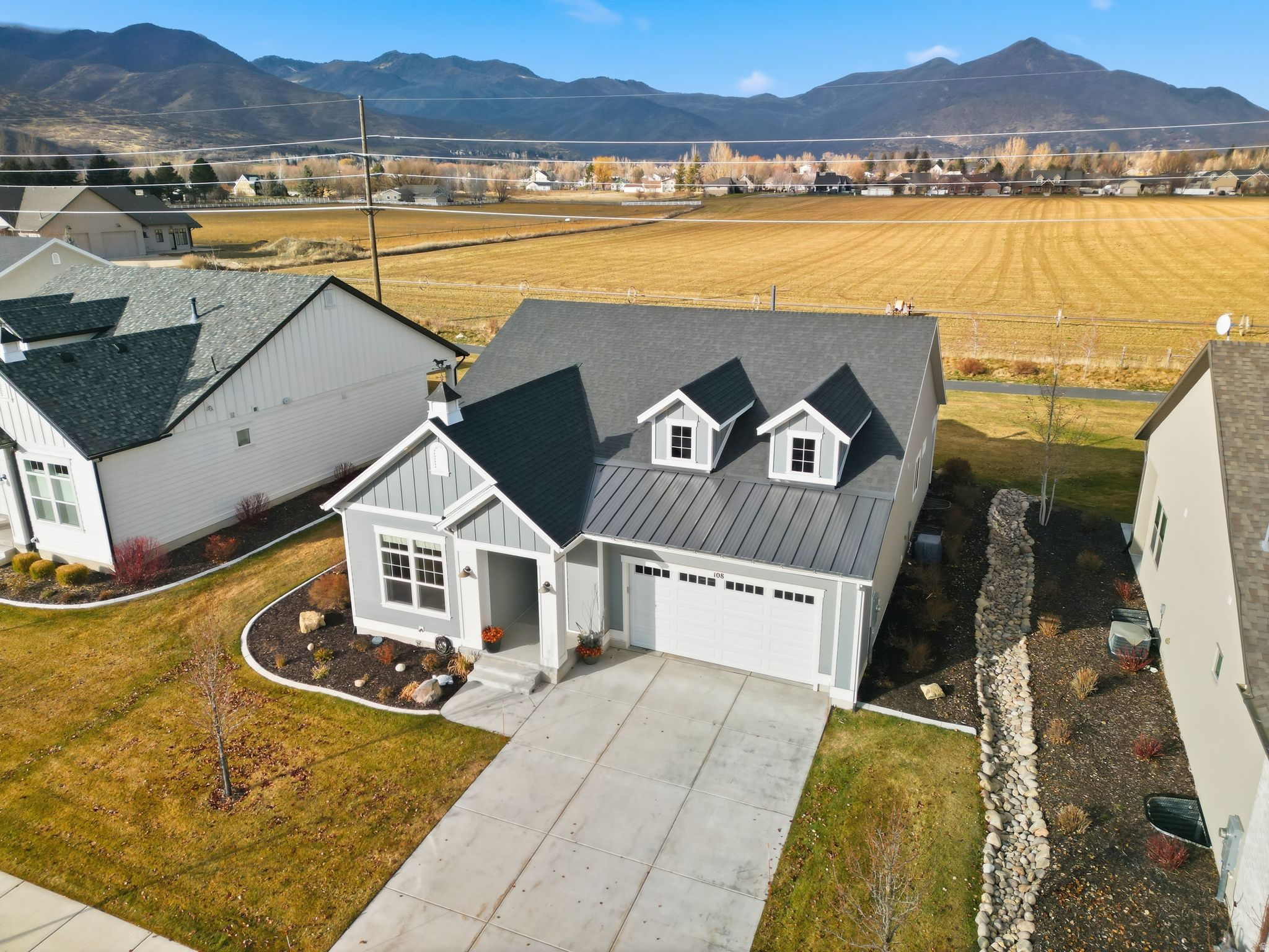 108 W MONTE ROSA LN