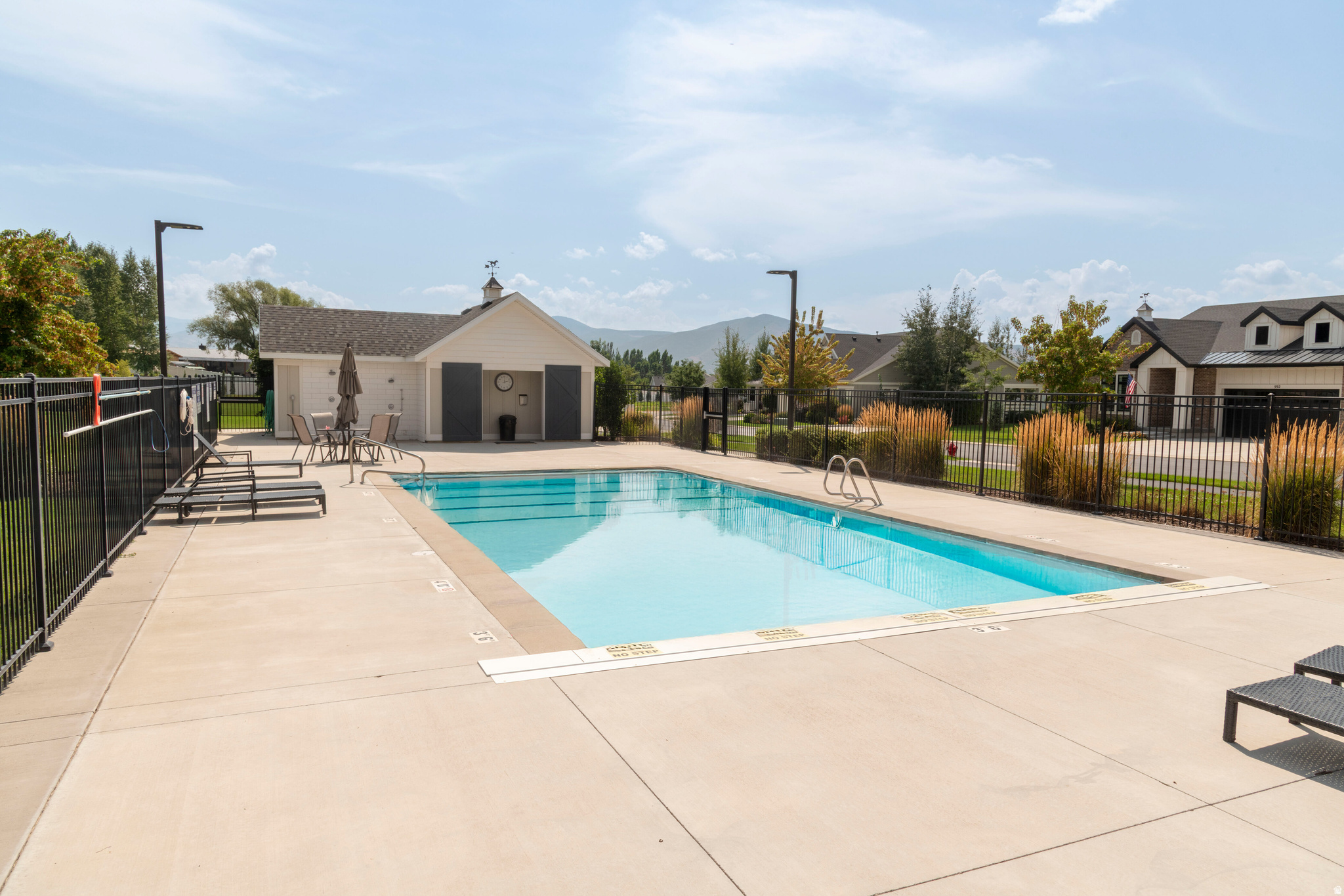 108 W MONTE ROSA LN